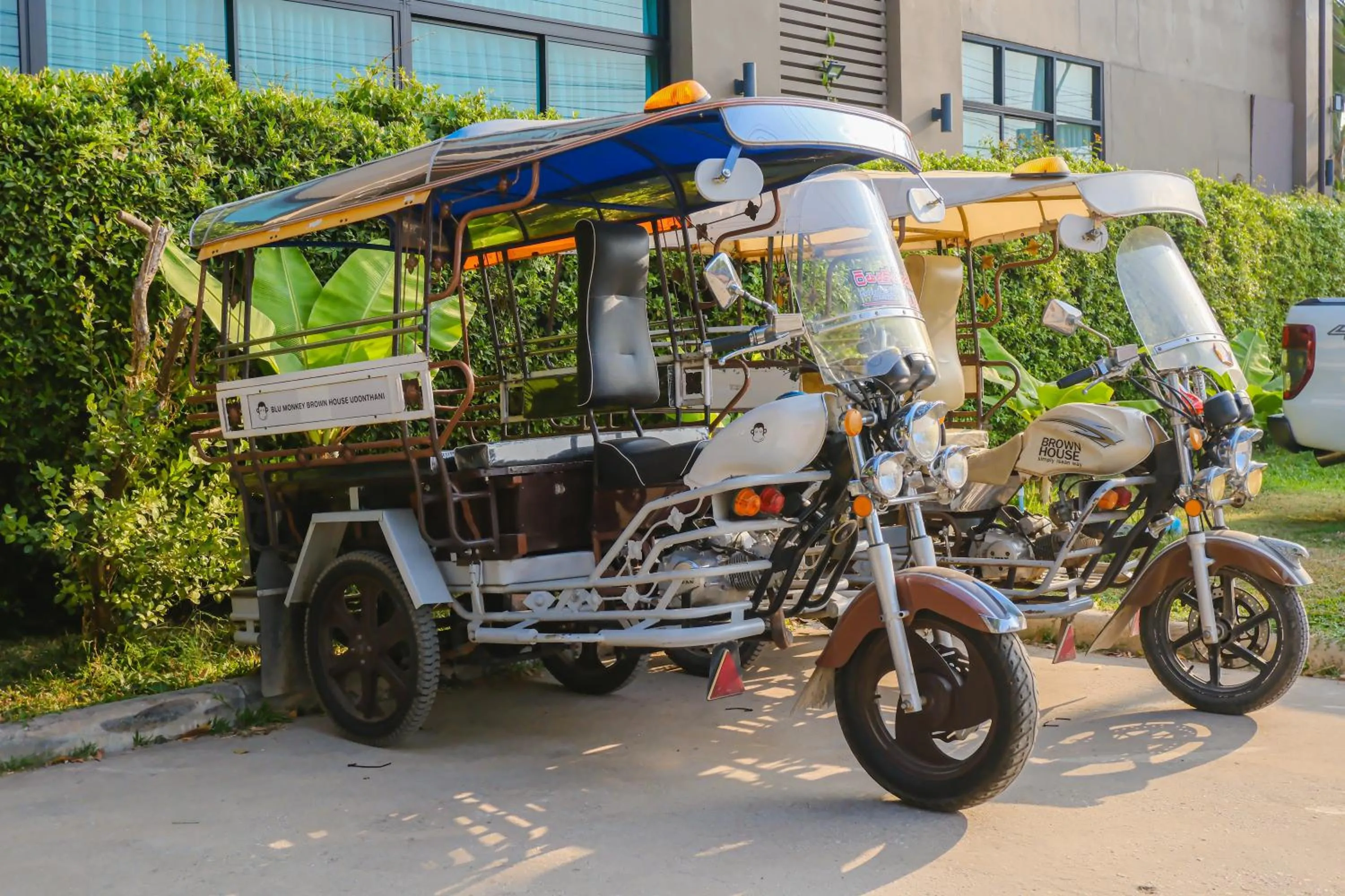 shuttle in Brown House Hotel