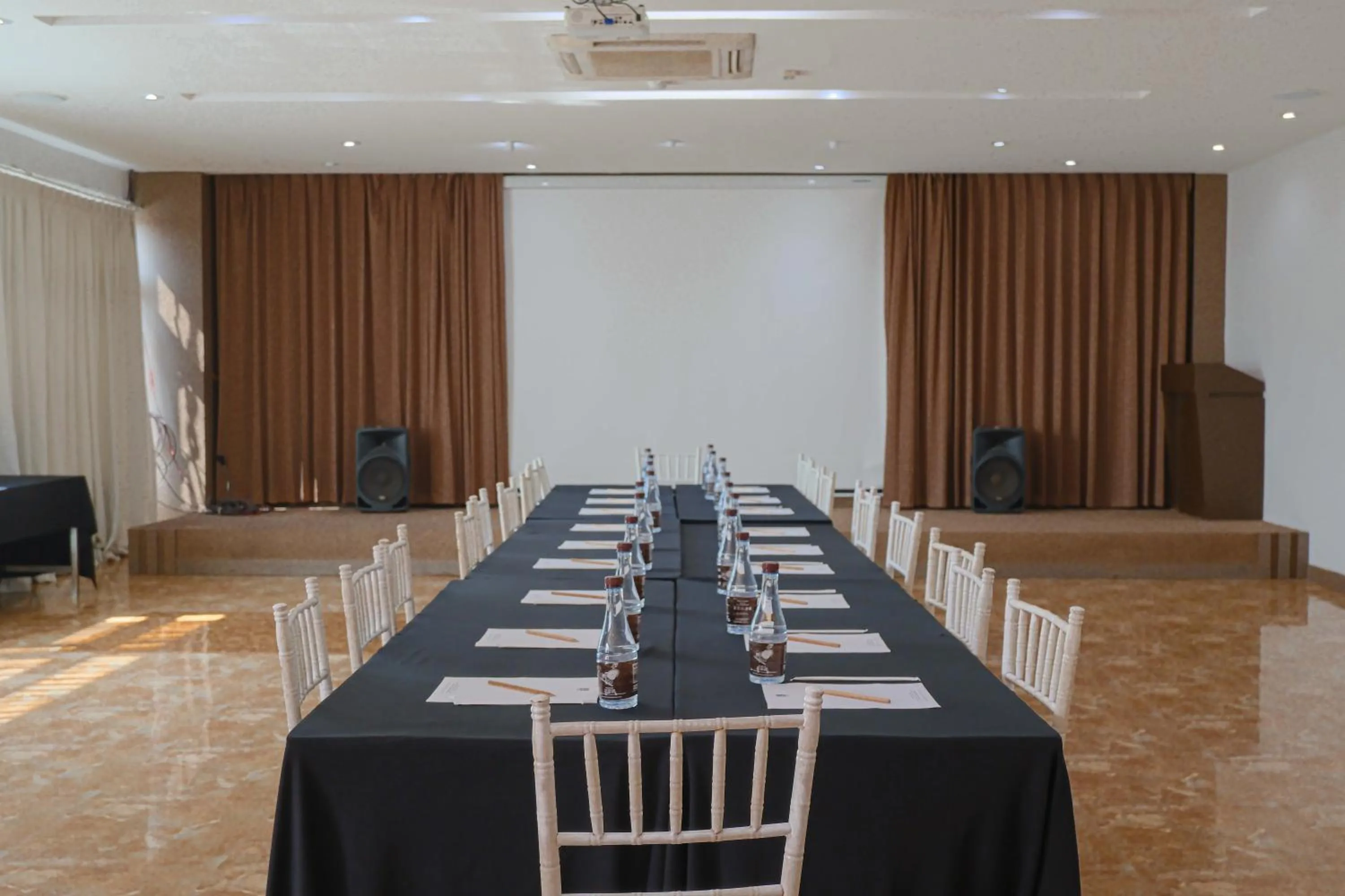 Meeting/conference room in Brown House Hotel