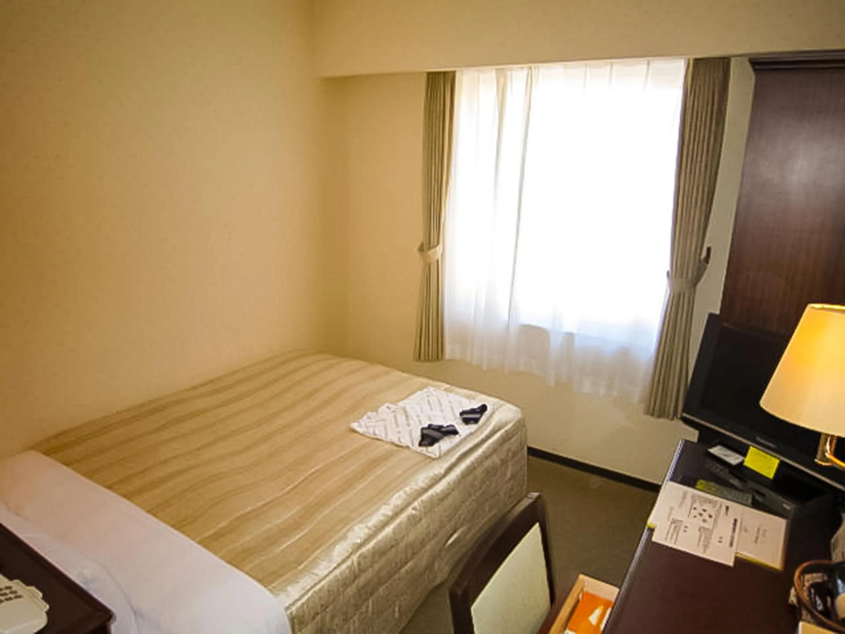 Photo of the whole room, Bed in Ichihara Marine Hotel