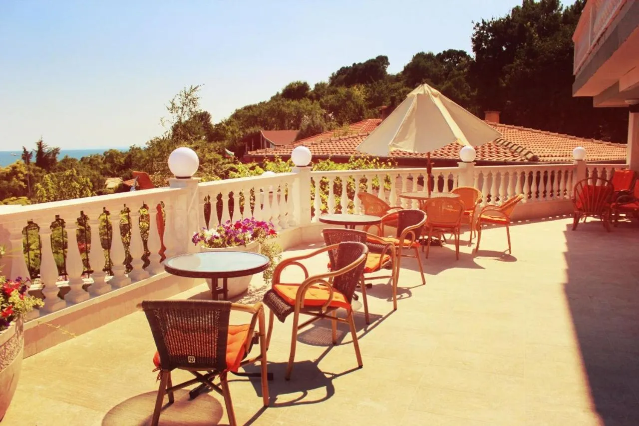 Day in Villa Katalina