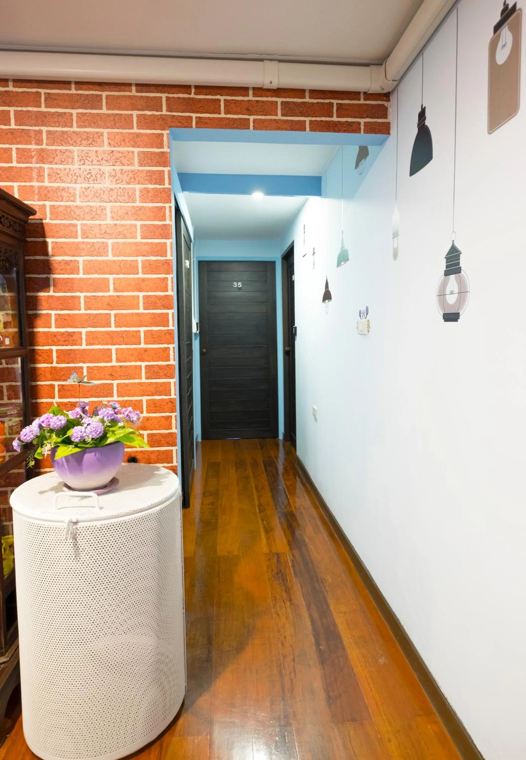 Decorative detail in Check-in My Hostel