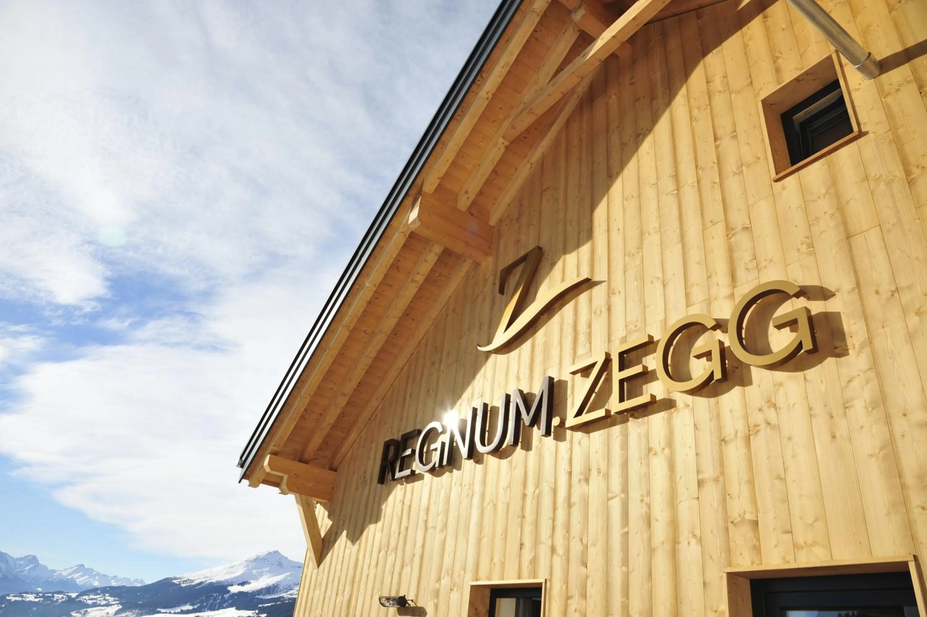 Property building in Hotel Regnum Zegg
