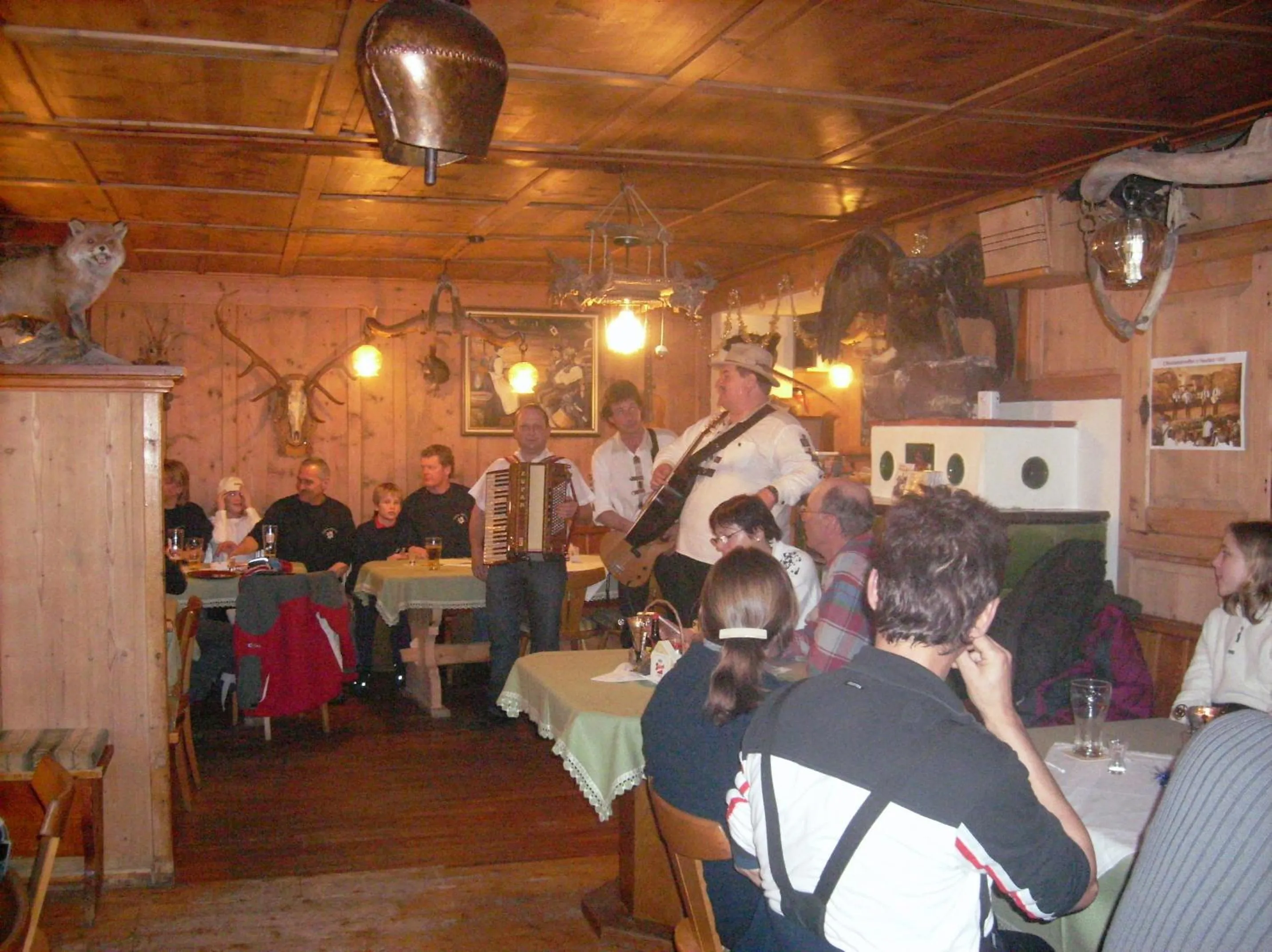 Restaurant/places to eat in Hotel Regnum Zegg