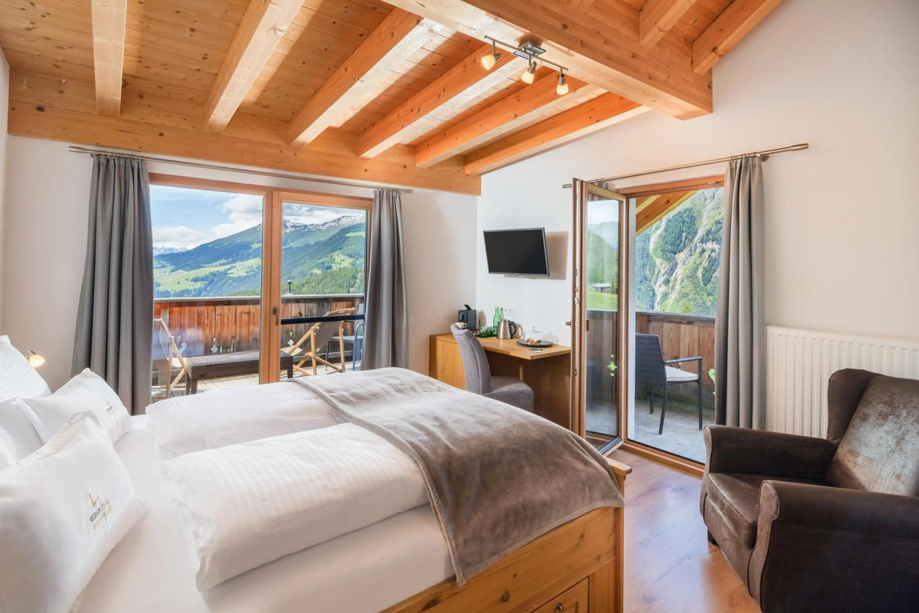 Bed in Hotel Regnum Zegg