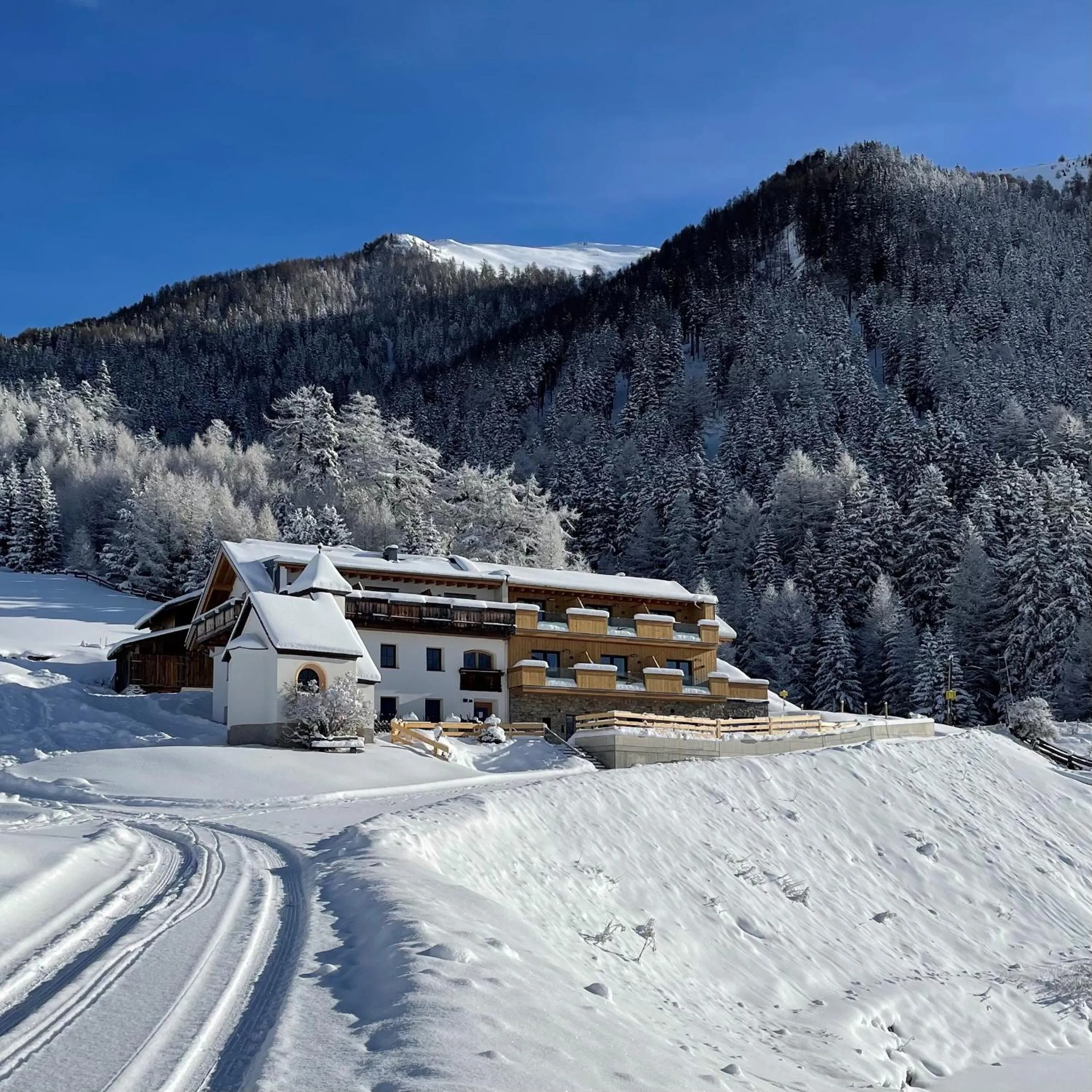 Property building in Hotel Regnum Zegg