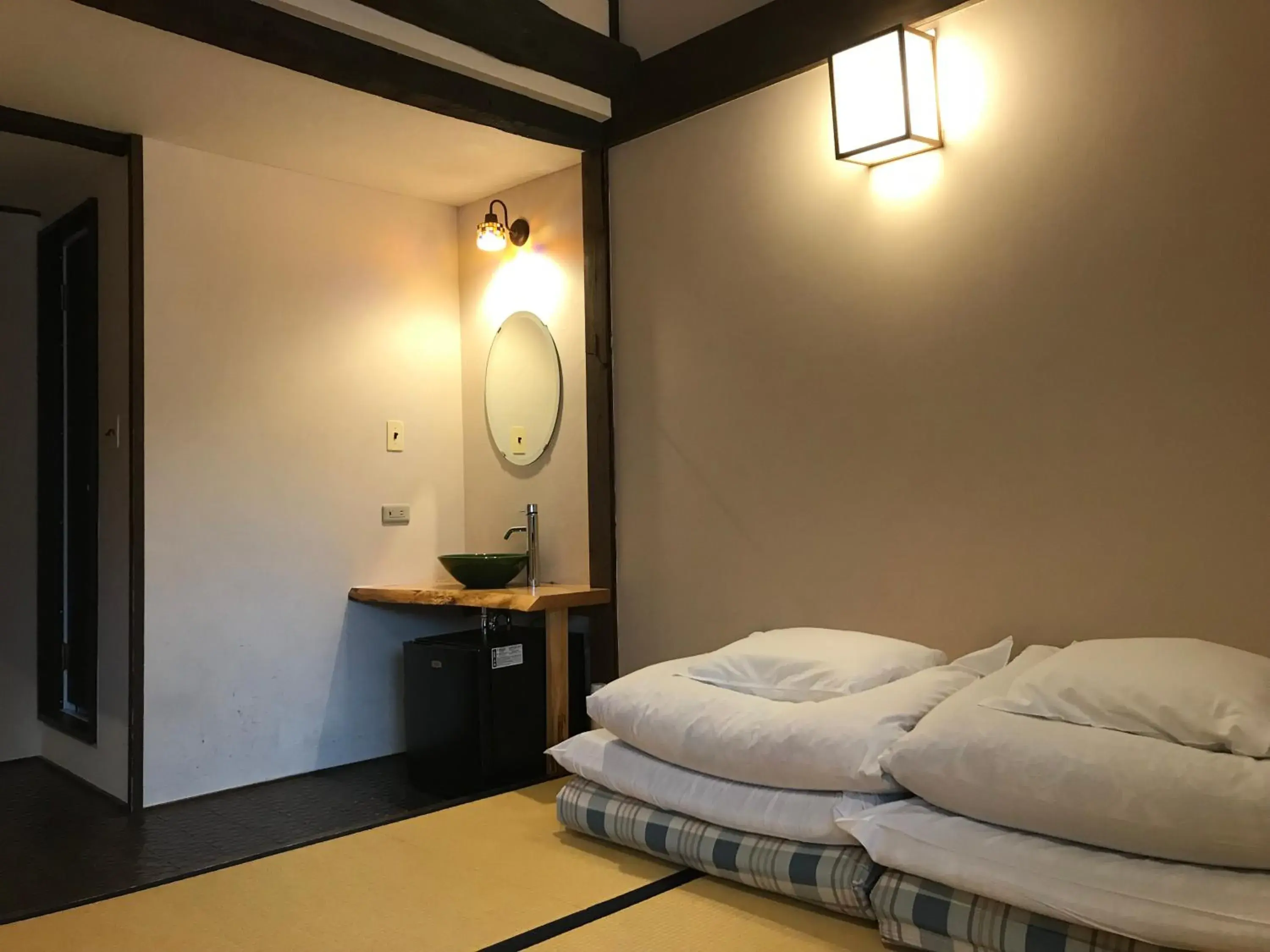 Twin Room with Shower in Roman Kan Twin Room with Shower in Roman Kan