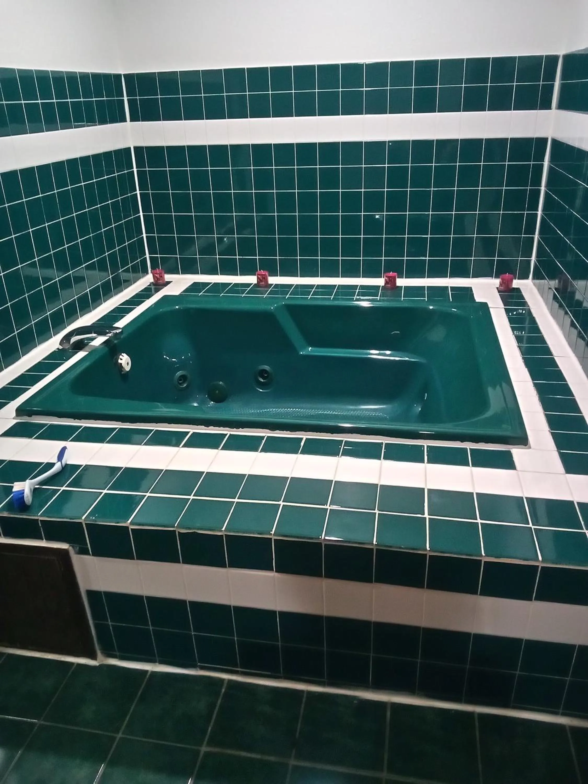 Hot Tub in Relax Inn