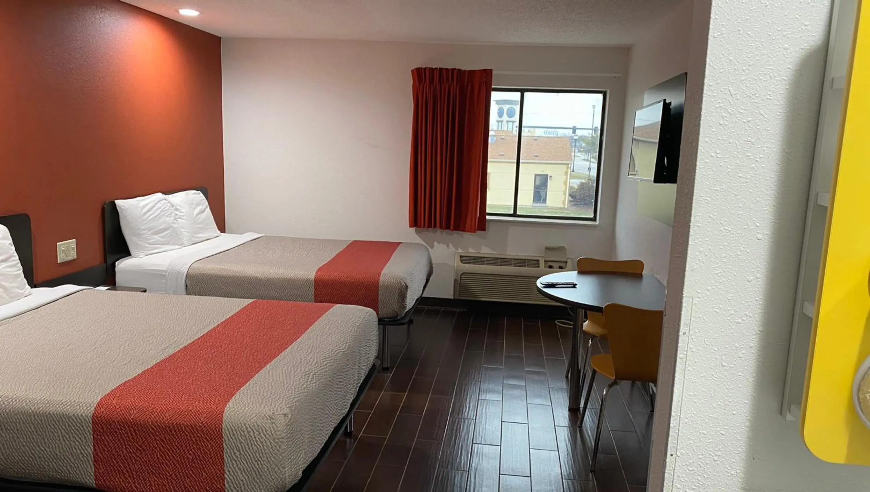 Photo of the whole room, Bed in Relax Inn Photo of the whole room, Bed in Relax Inn