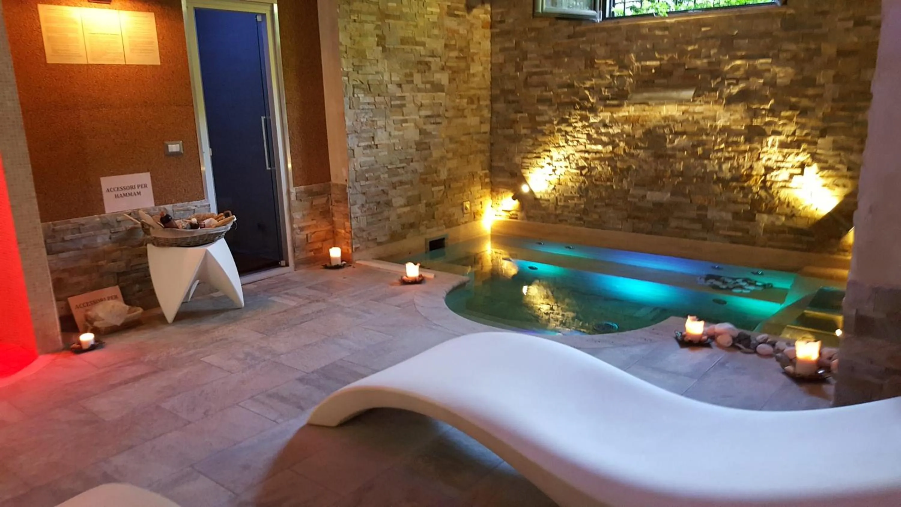 Hot Tub in Aurelia Garden Gold B&B