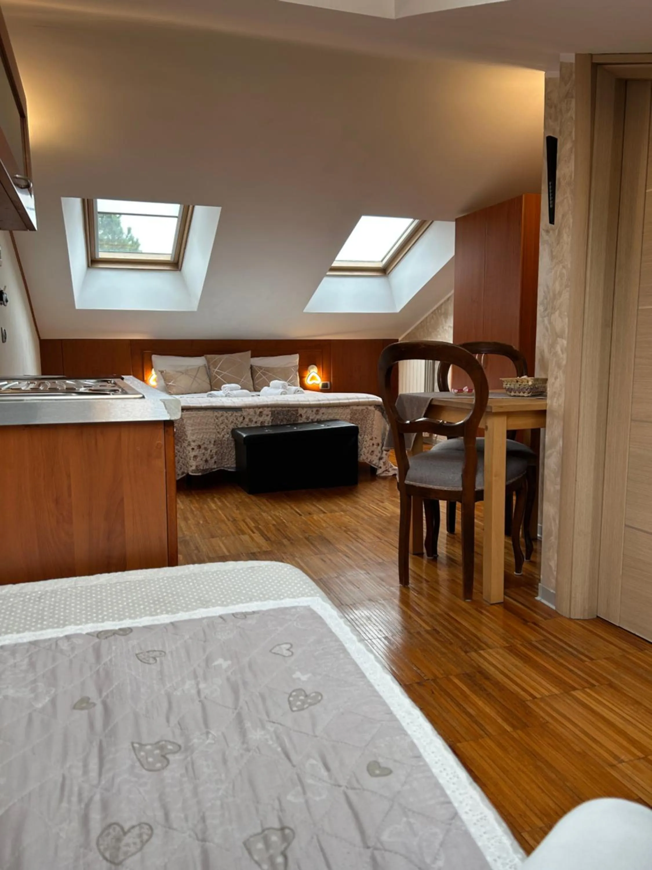 Bedroom, Bed in Aurelia Garden Gold B&B