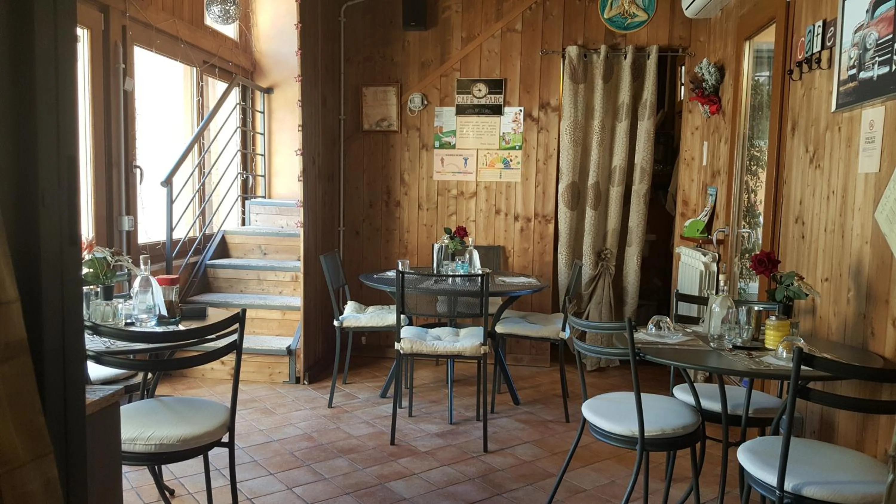 Buffet breakfast in Aurelia Garden Gold B&B