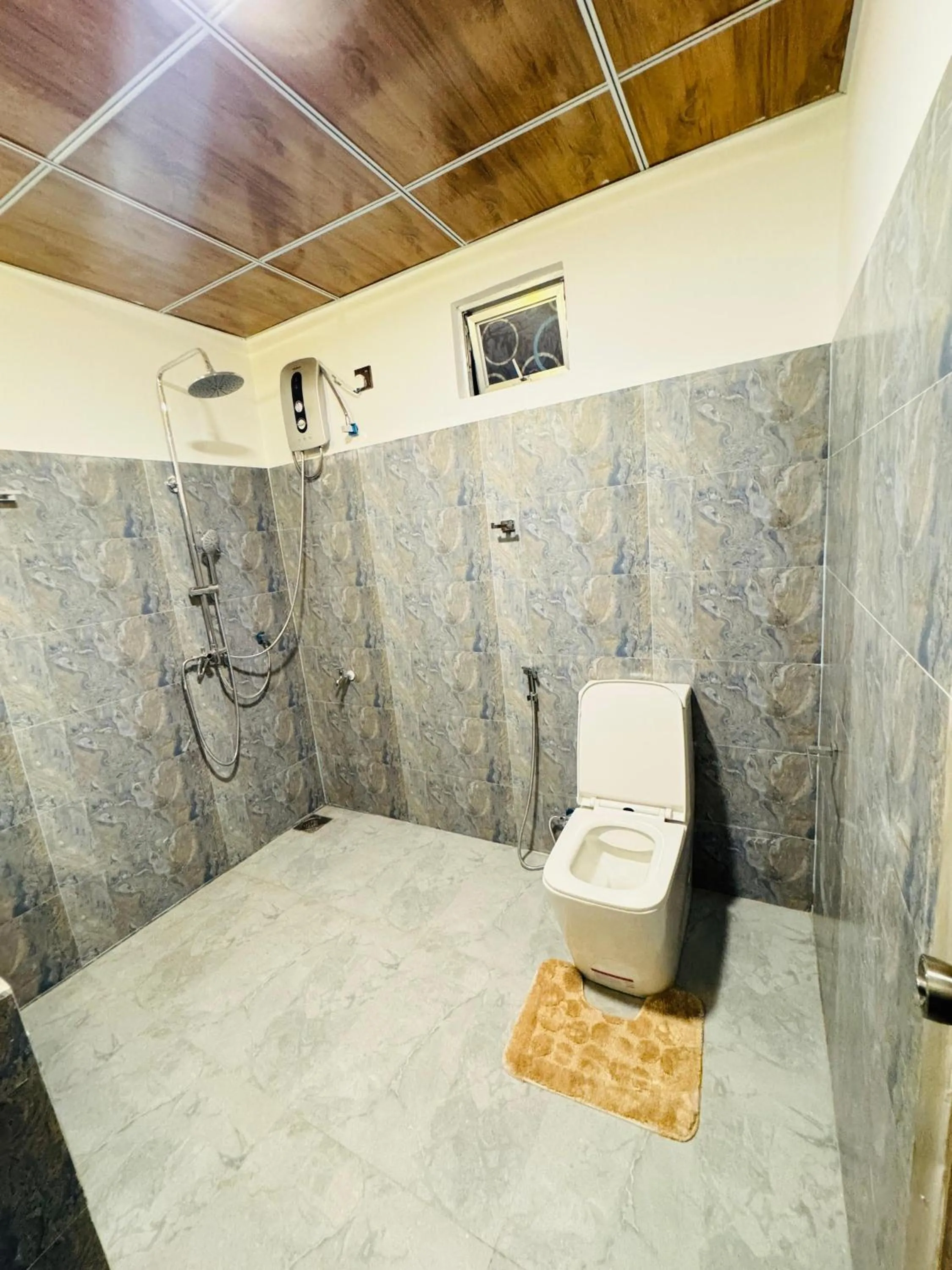 Shower in Sigiri Tarushan Home Stay