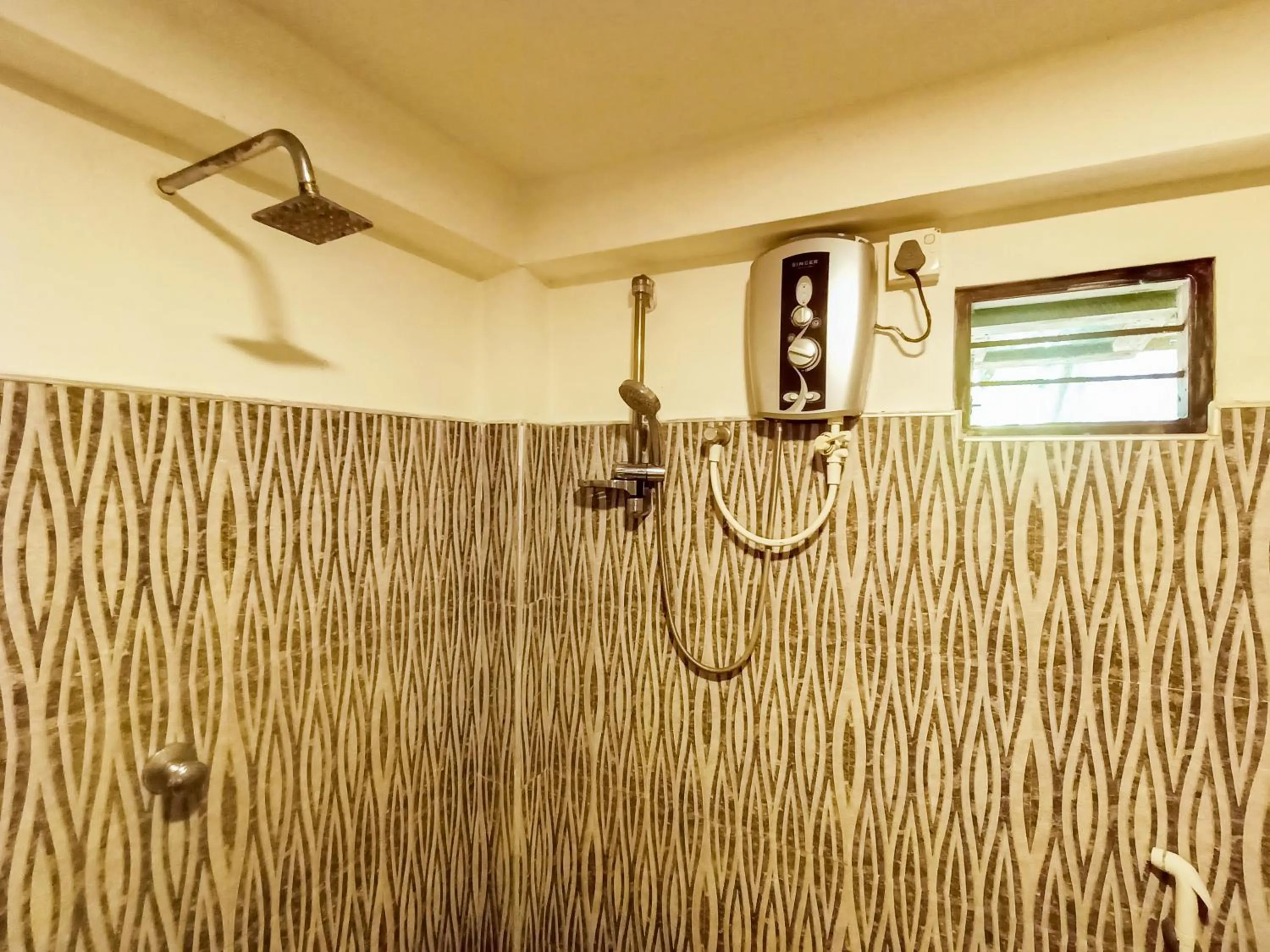 Shower in Sigiri Tarushan Home Stay