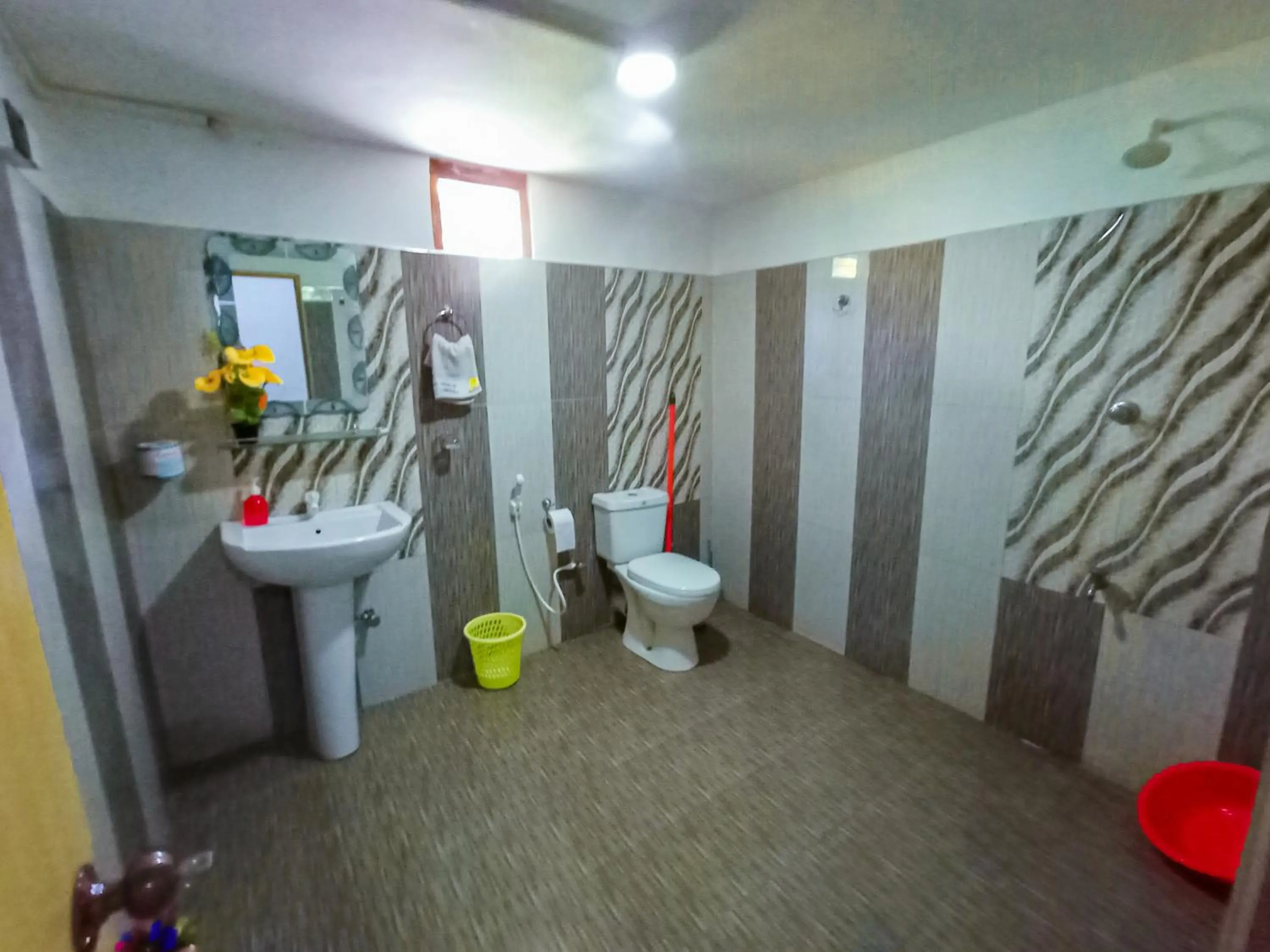 Toilet in Sigiri Tarushan Home Stay