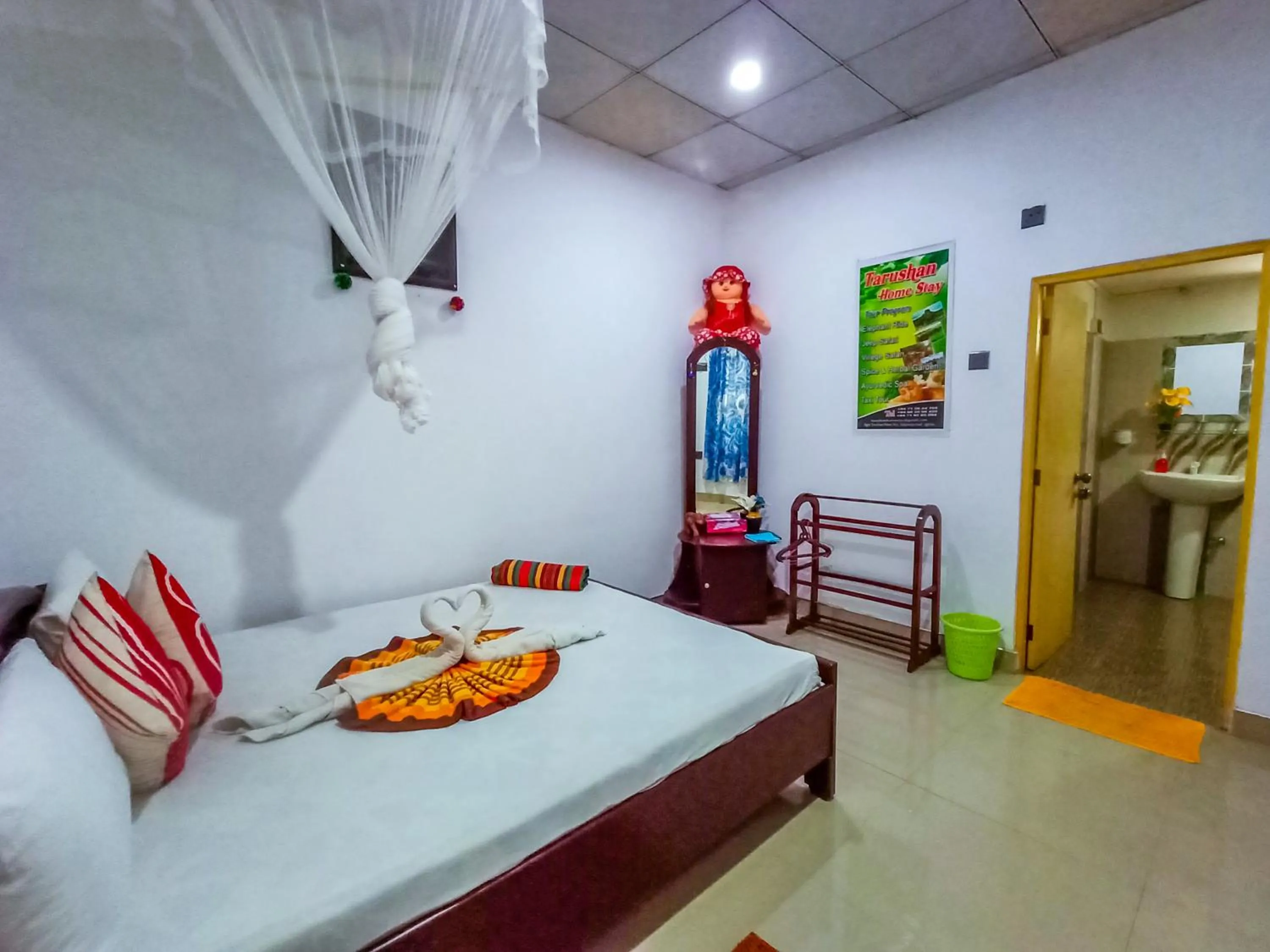 Photo of the whole room, Bed in Sigiri Tarushan Home Stay