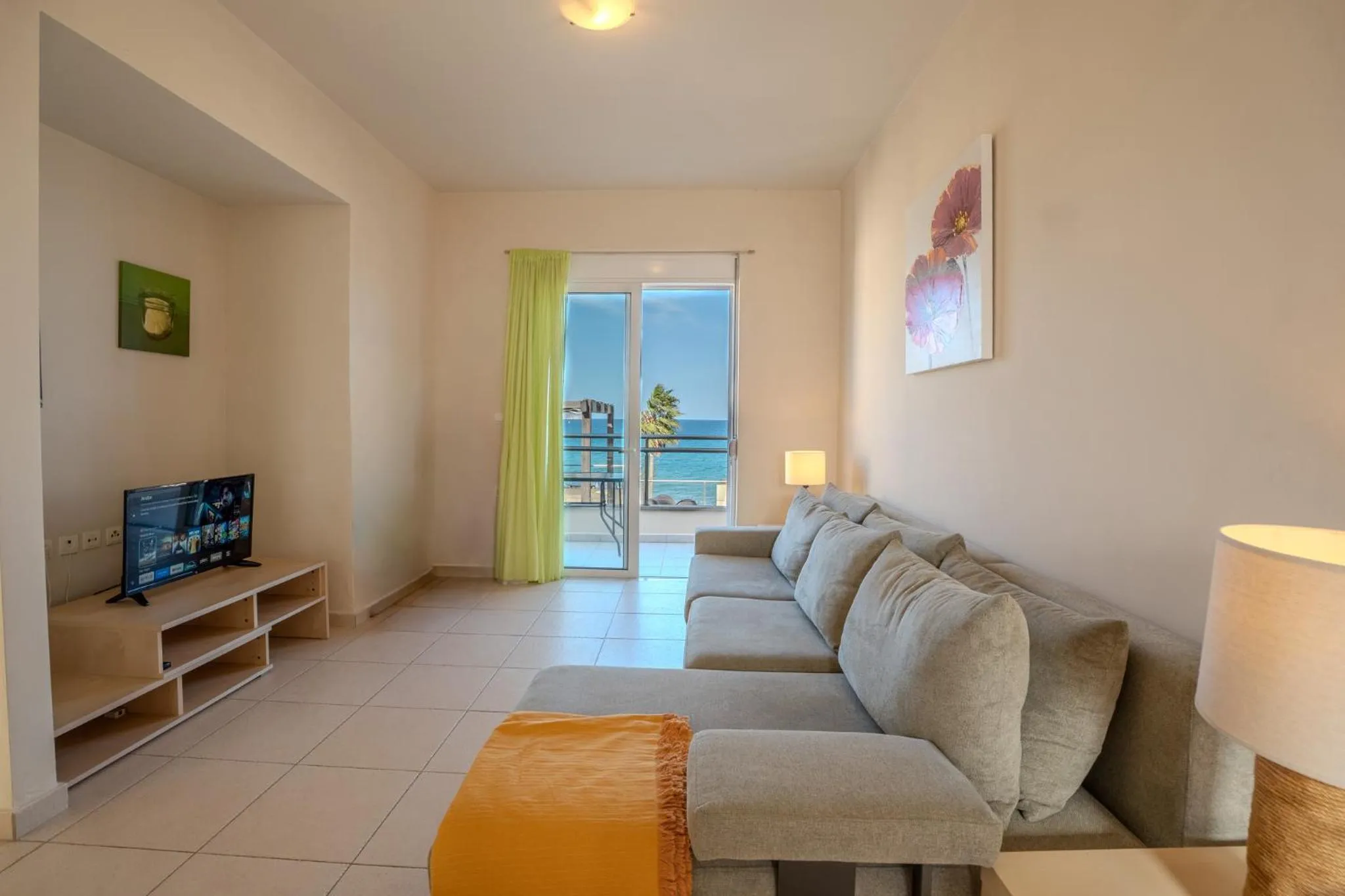 Kalyves Sand- Beach front apartment