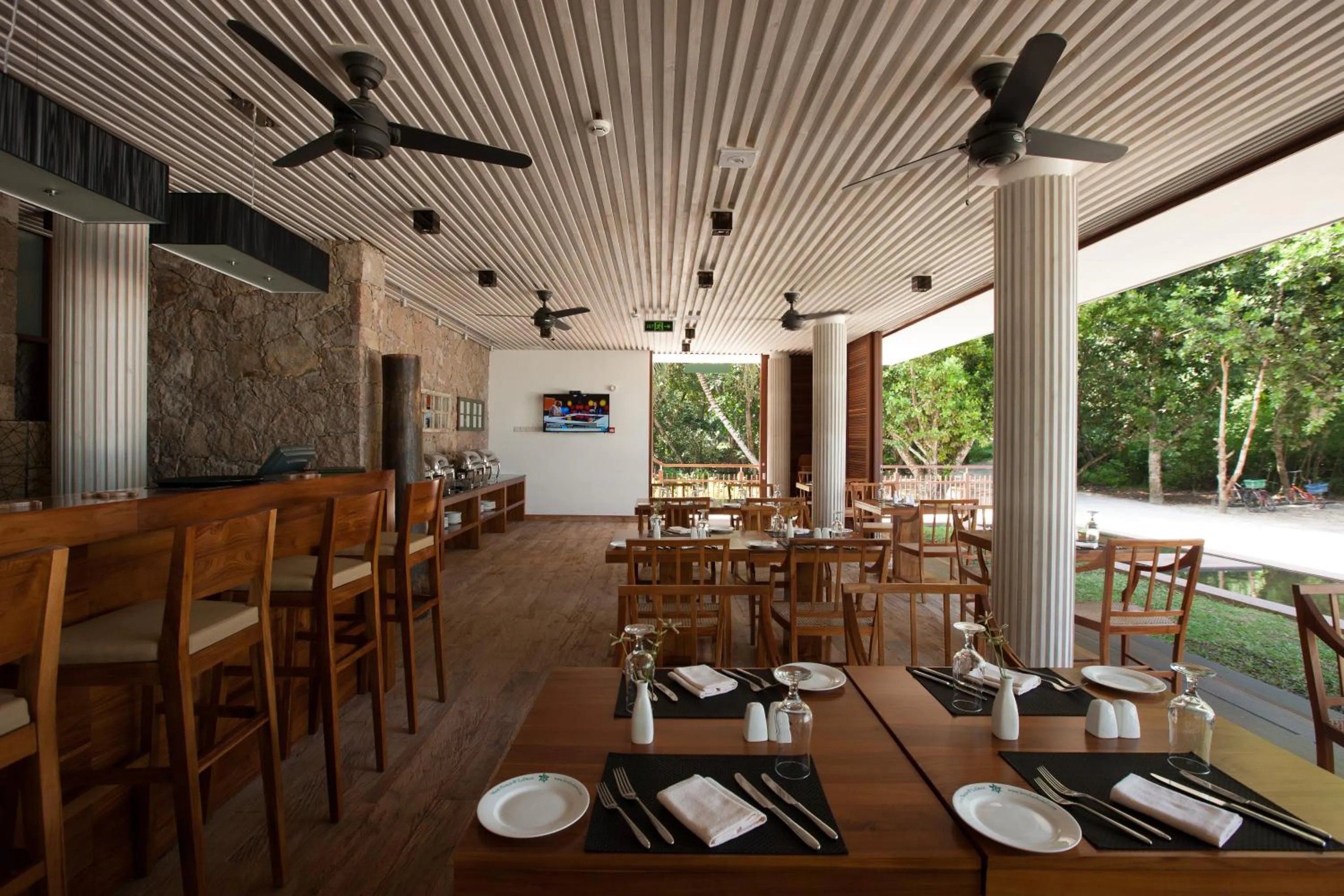 Restaurant/places to eat in Le Relax Luxury Lodge