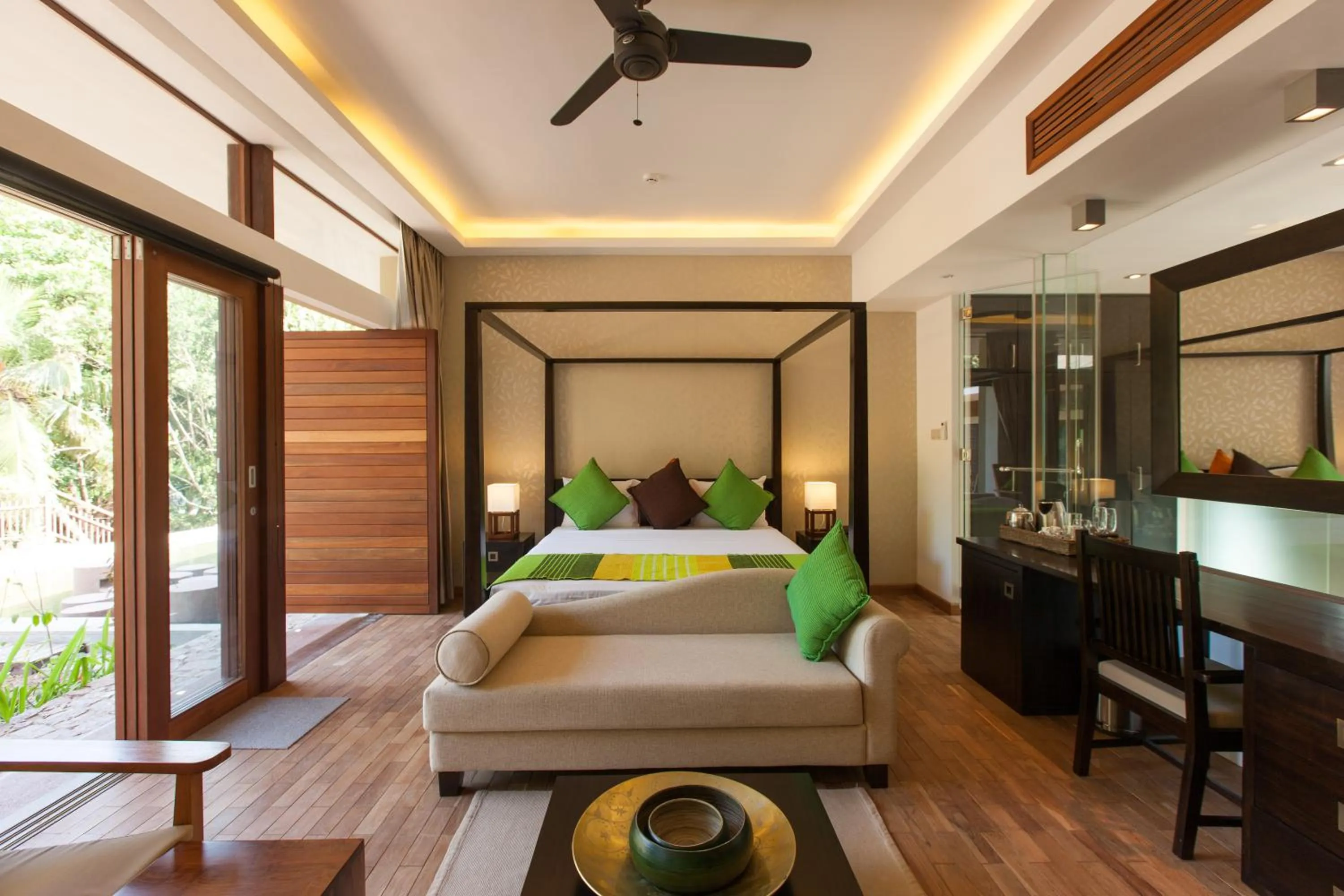 Photo of the whole room, Bed in Le Relax Luxury Lodge