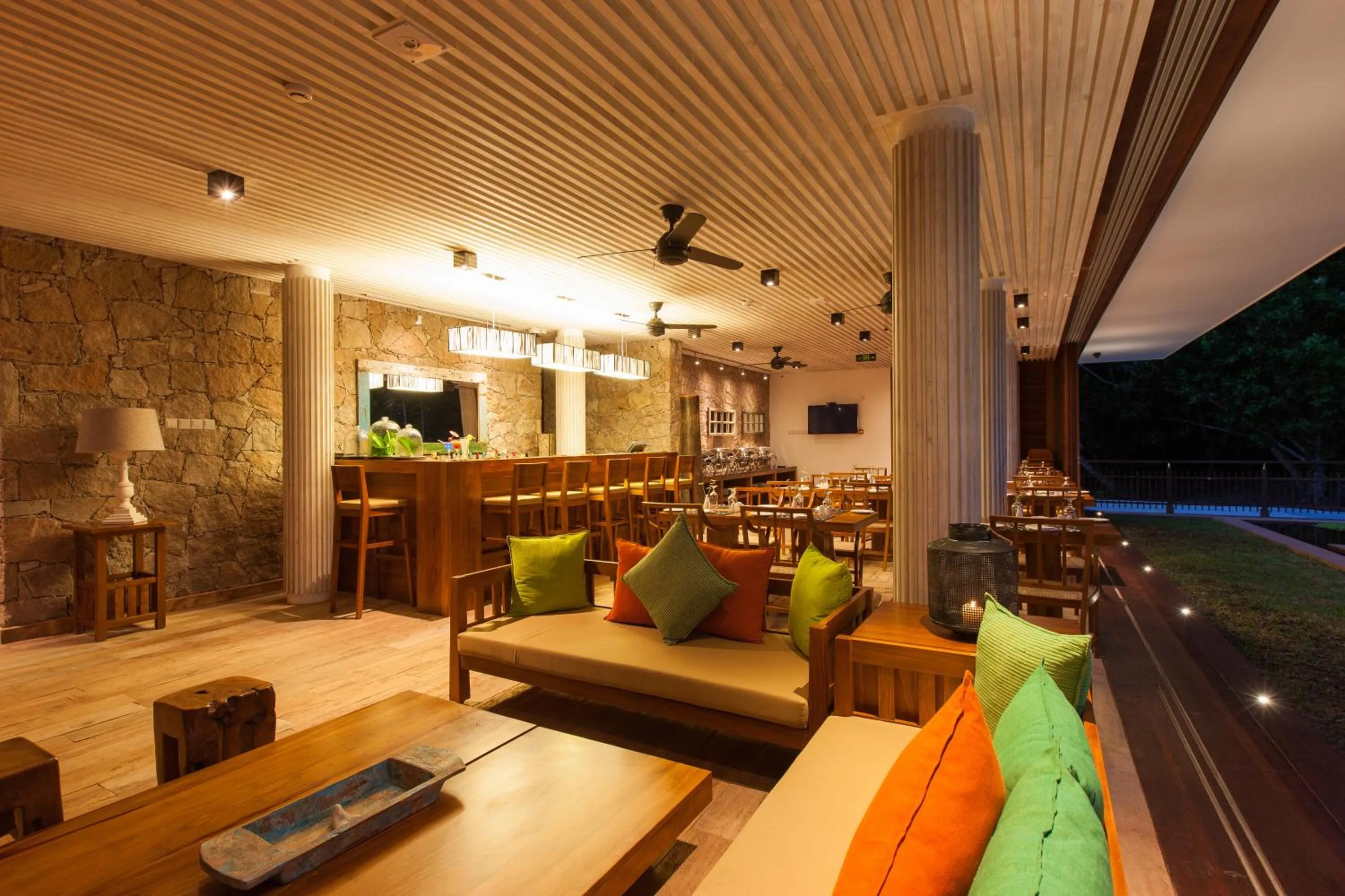 Night in Le Relax Luxury Lodge