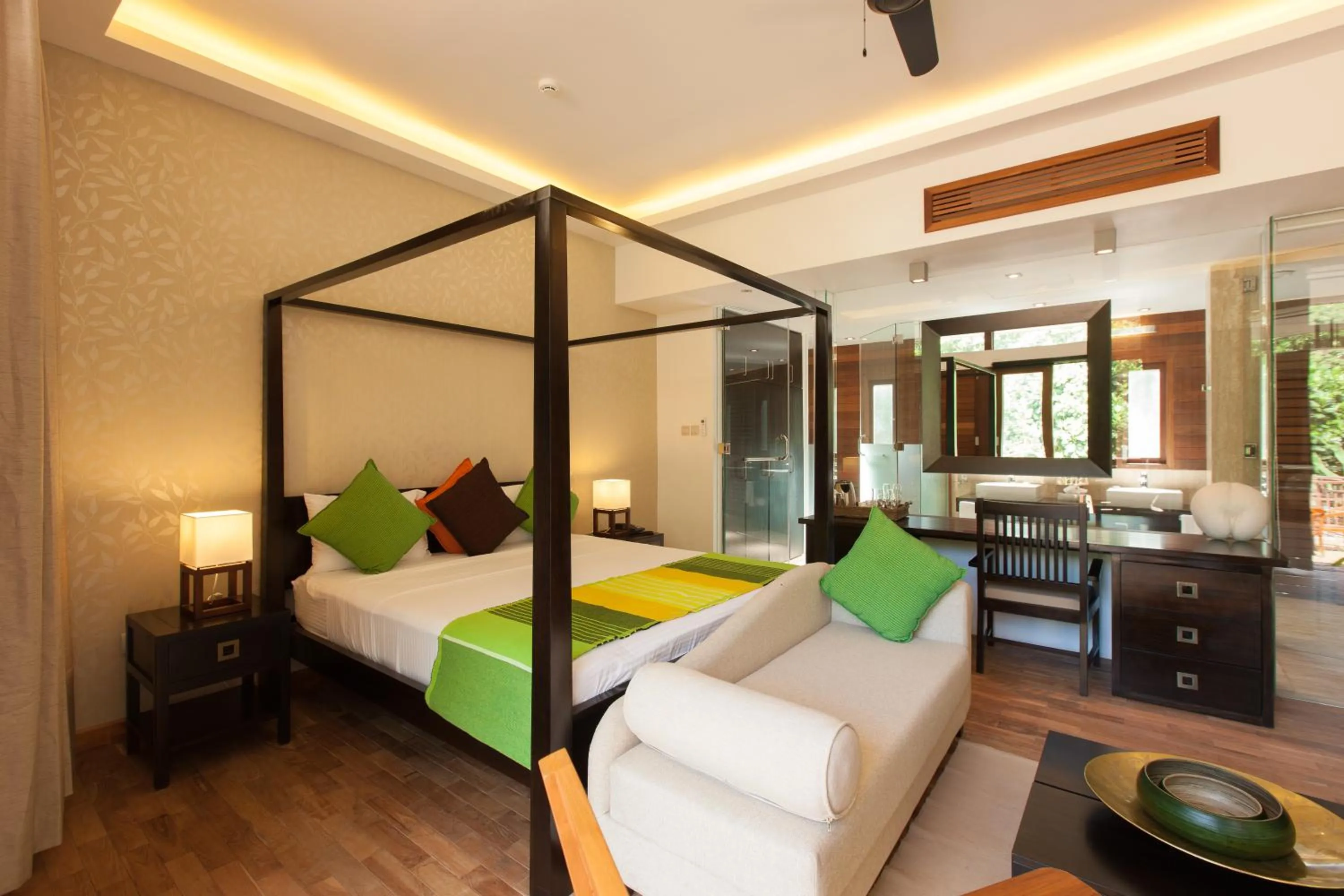 Photo of the whole room, Bed in Le Relax Luxury Lodge