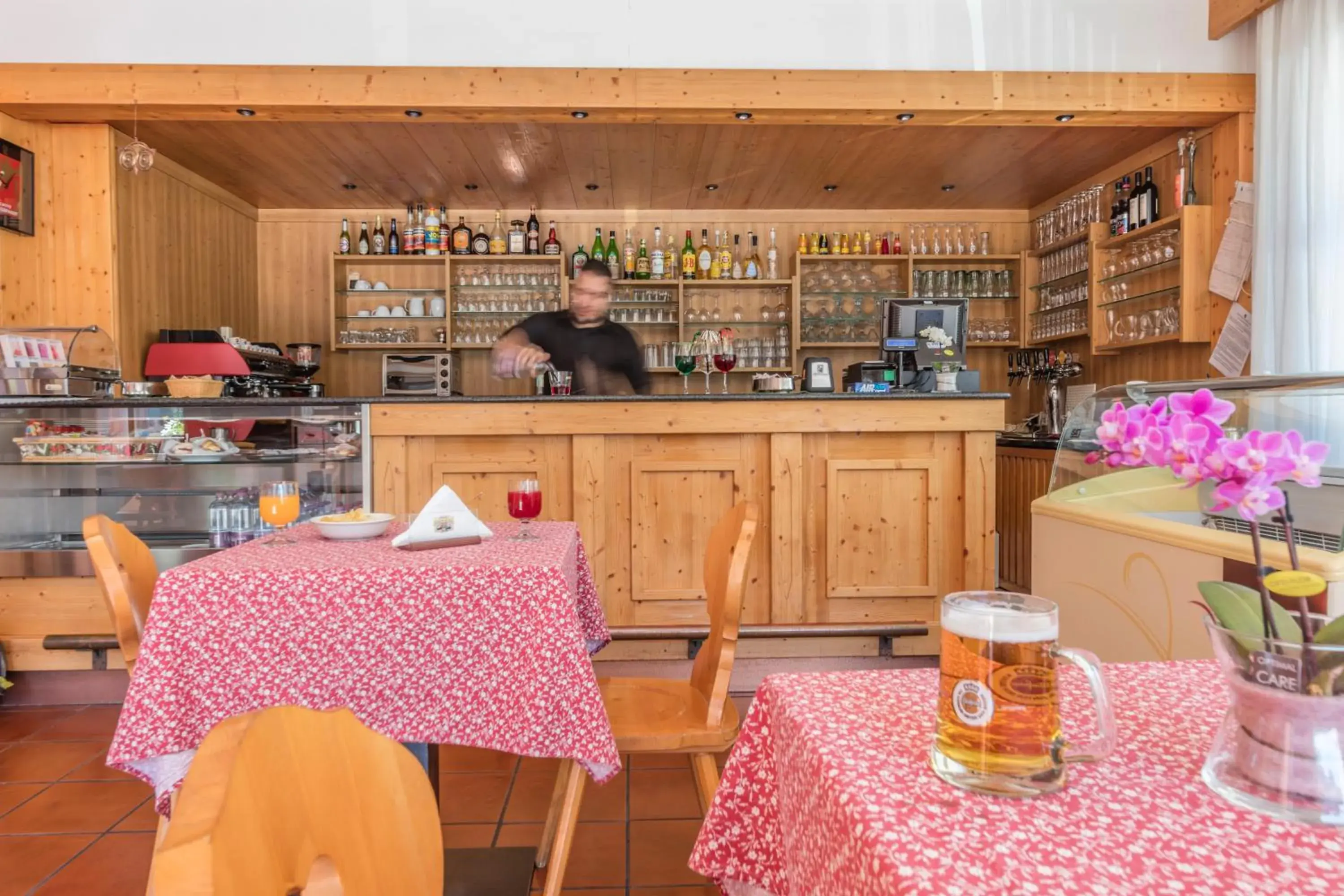 Lounge or bar in Hotel Sorapiss Lounge or bar in Hotel Sorapiss