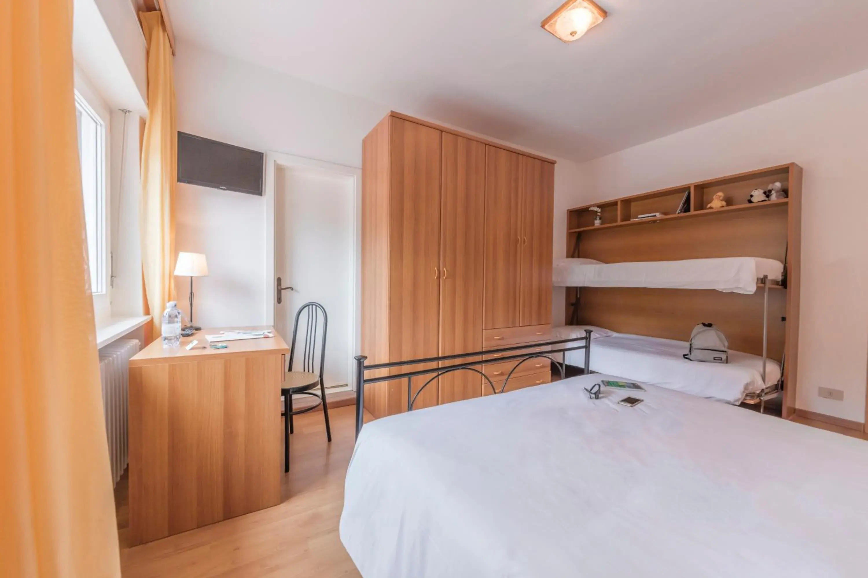 Day, Bed in Hotel Sorapiss Day, Bed in Hotel Sorapiss