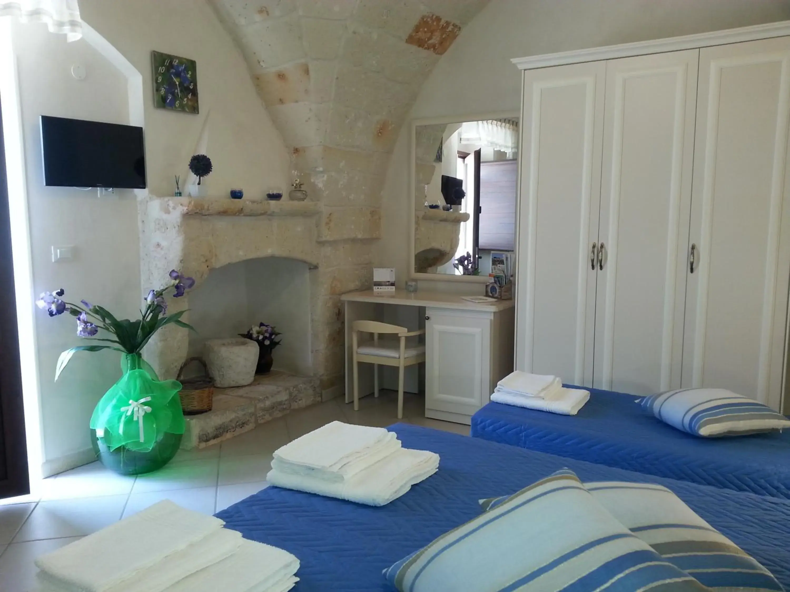 Triple Room with Private Bathroom in B&B Demetra Triple Room with Private Bathroom in B&B Demetra