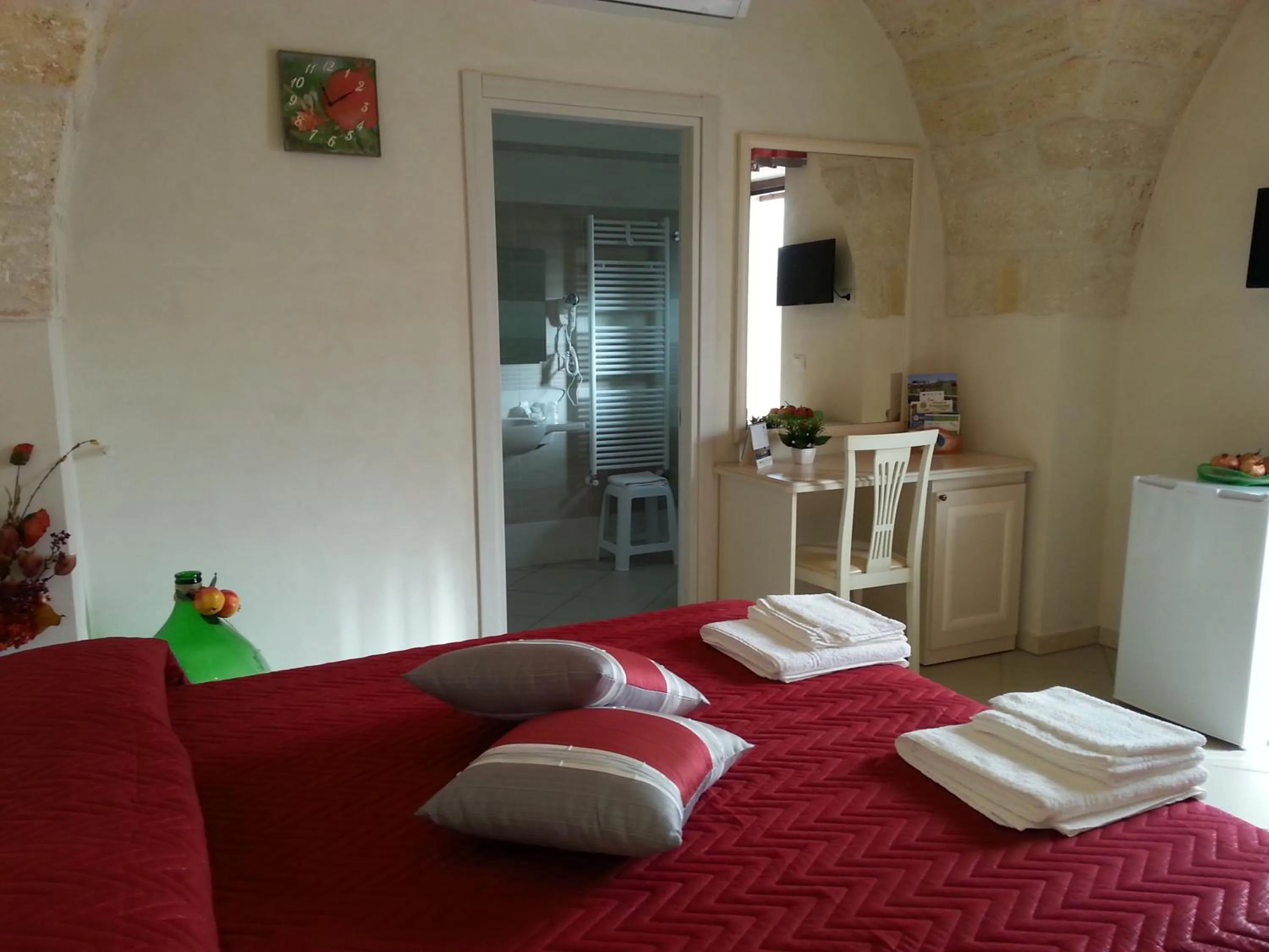 Photo of the whole room, Bed in B&B Demetra