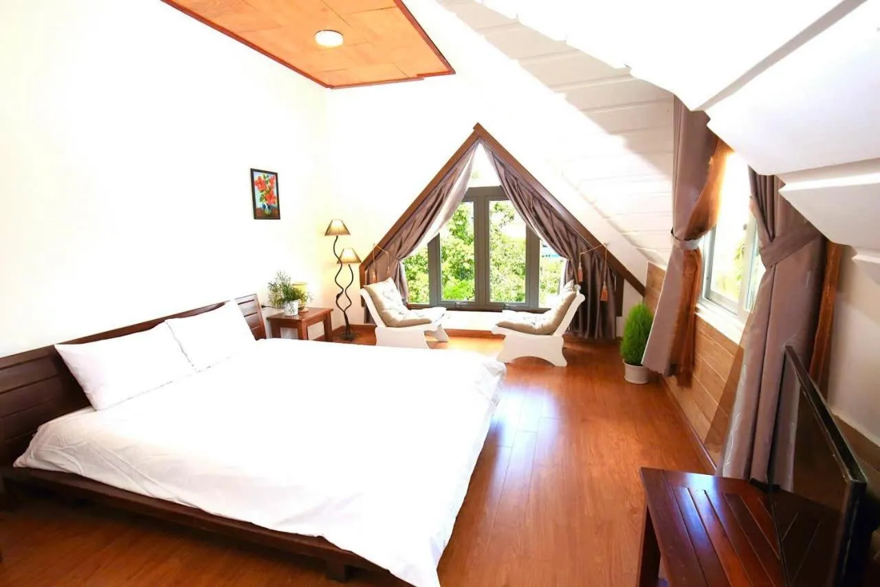 Bed in Dan Chi Hotel
