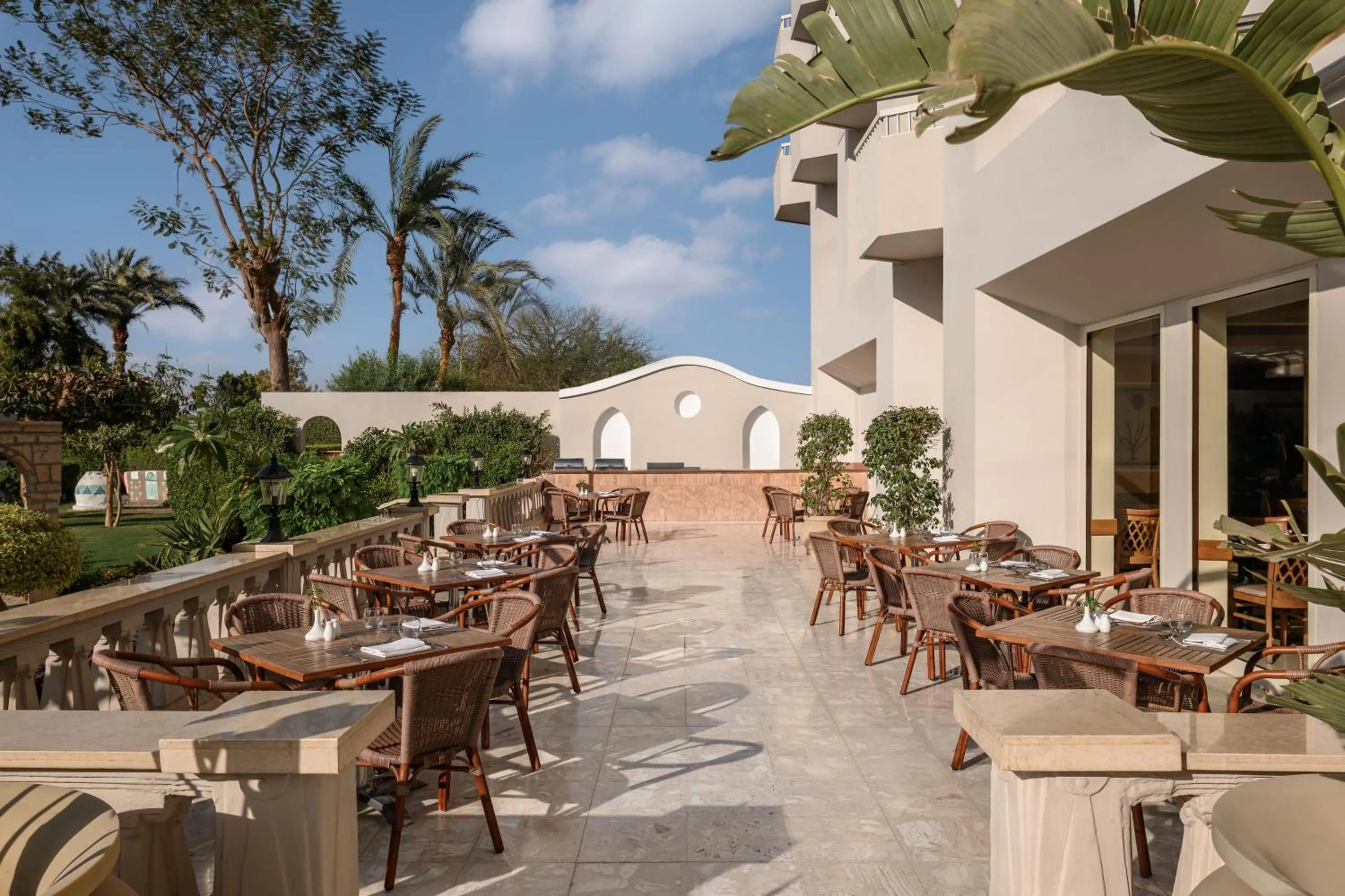 Restaurant/places to eat in Iberotel Luxor