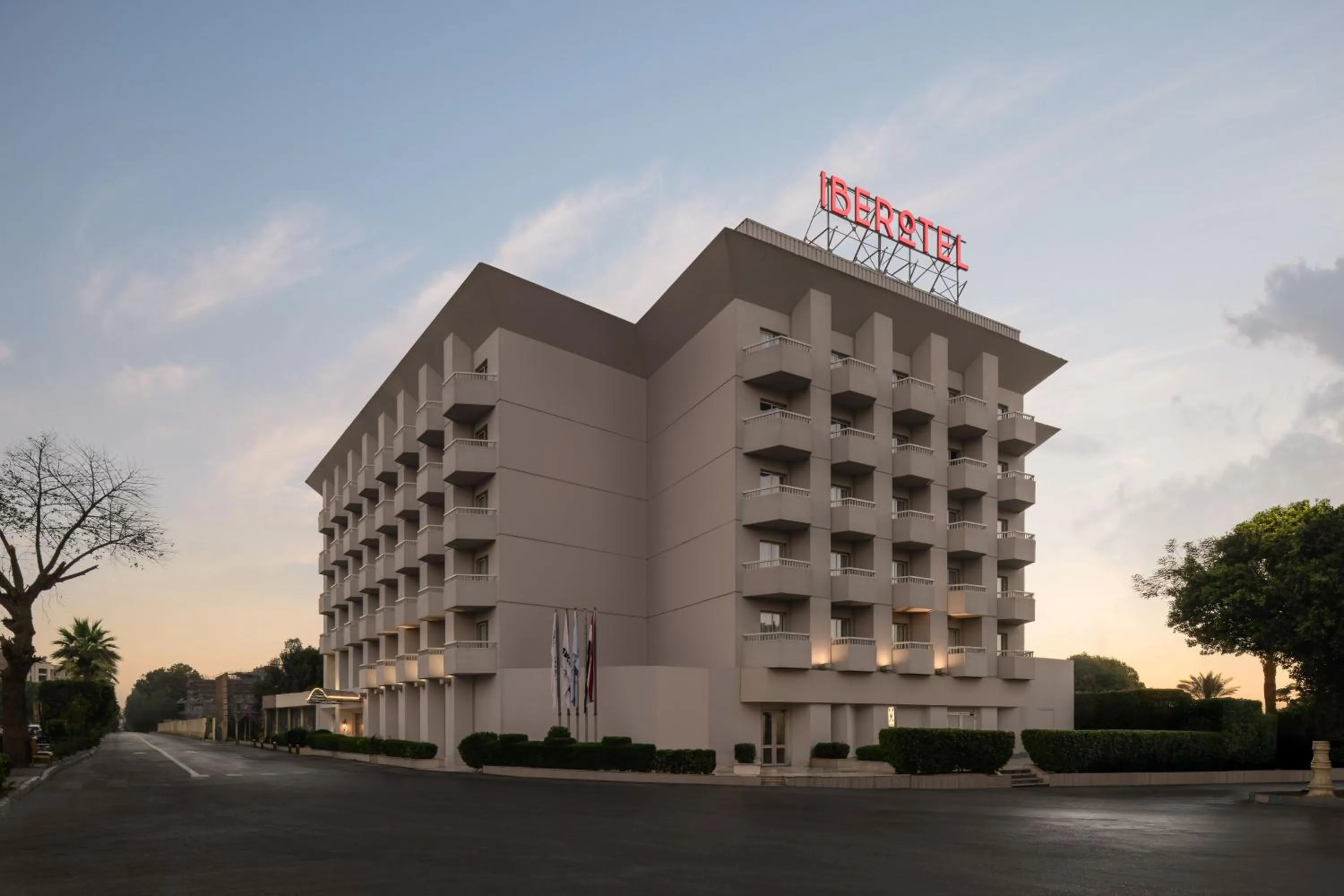Facade/entrance in Iberotel Luxor