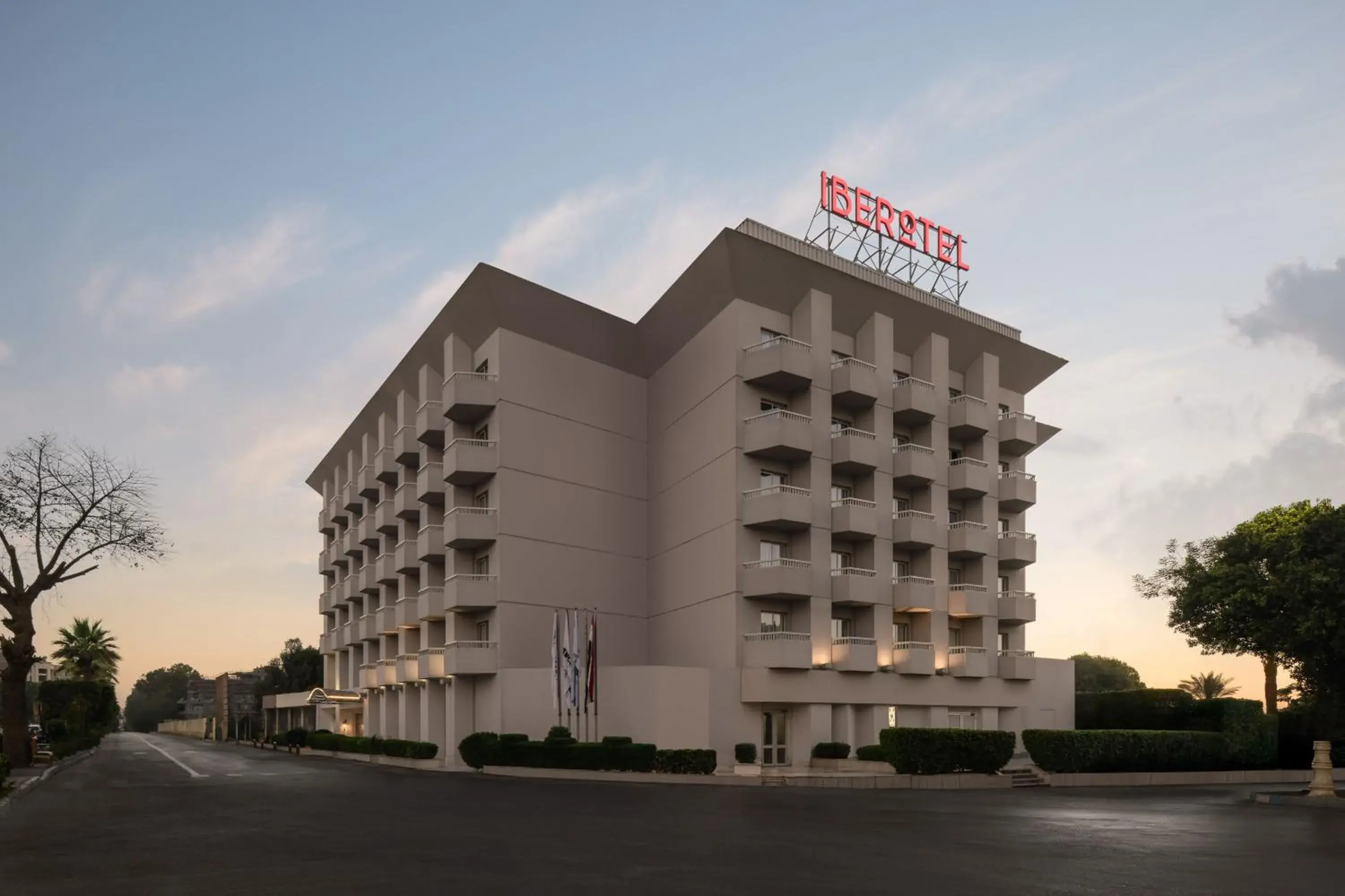 Facade/entrance in Iberotel Luxor Facade/entrance in Iberotel Luxor