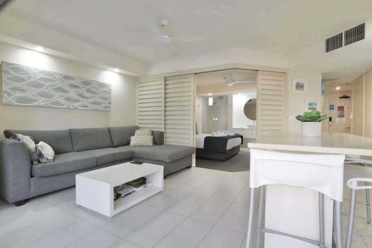 124 French Quarter TABI Hastings Street 2 bedroom walk to the beach