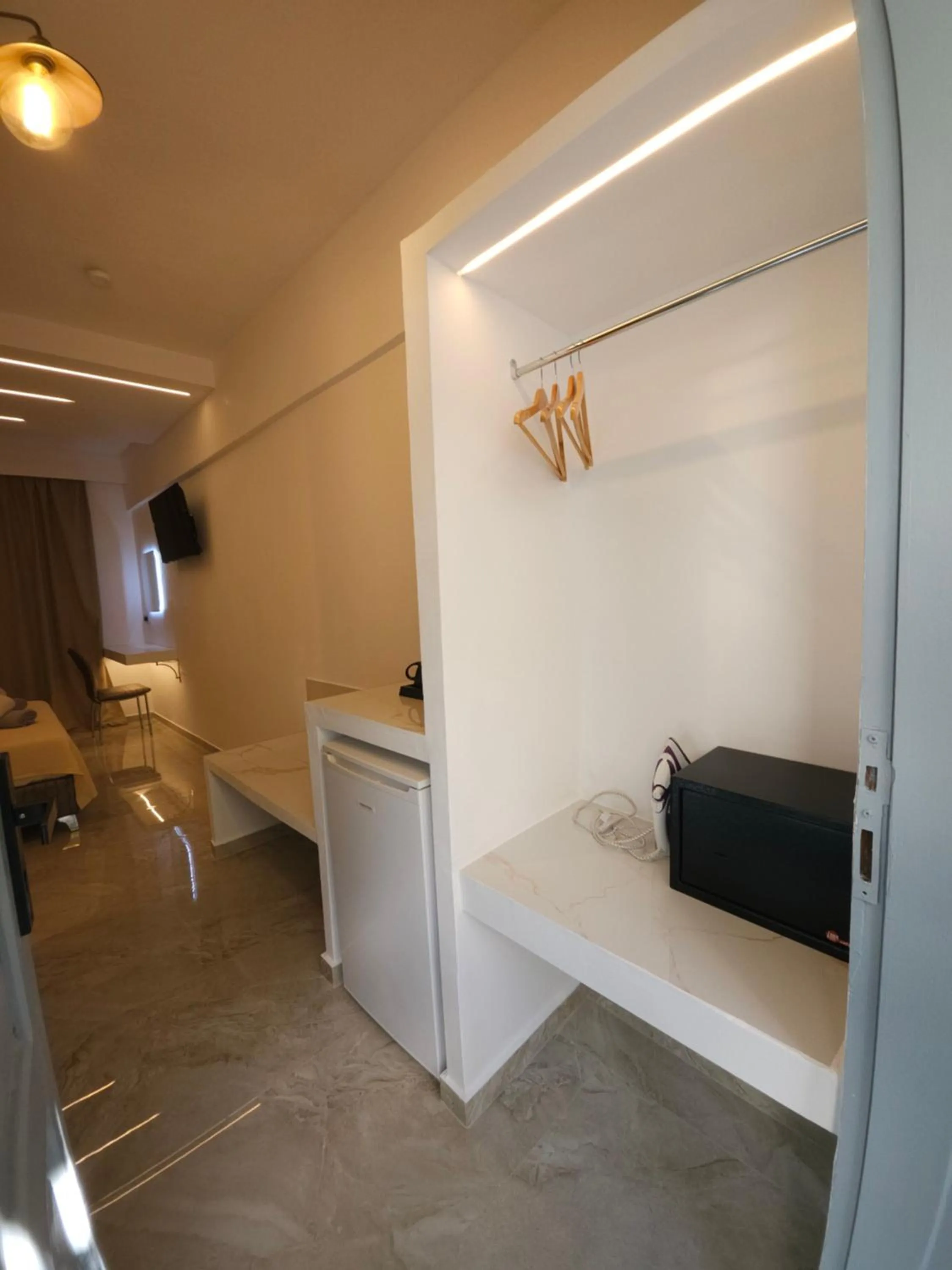 wardrobe in Casa Blue Sarantis