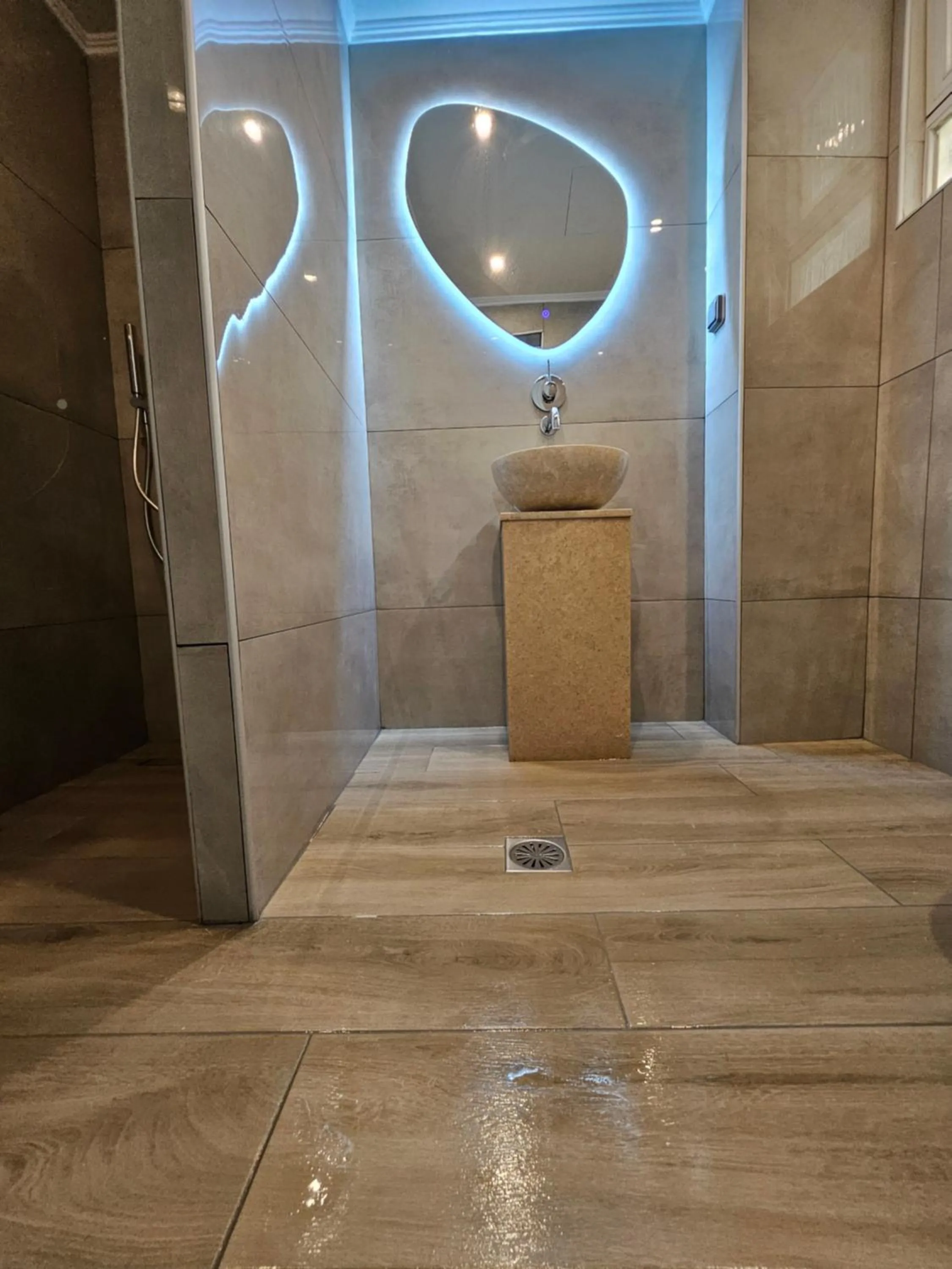 Bathroom in Casa Blue Sarantis