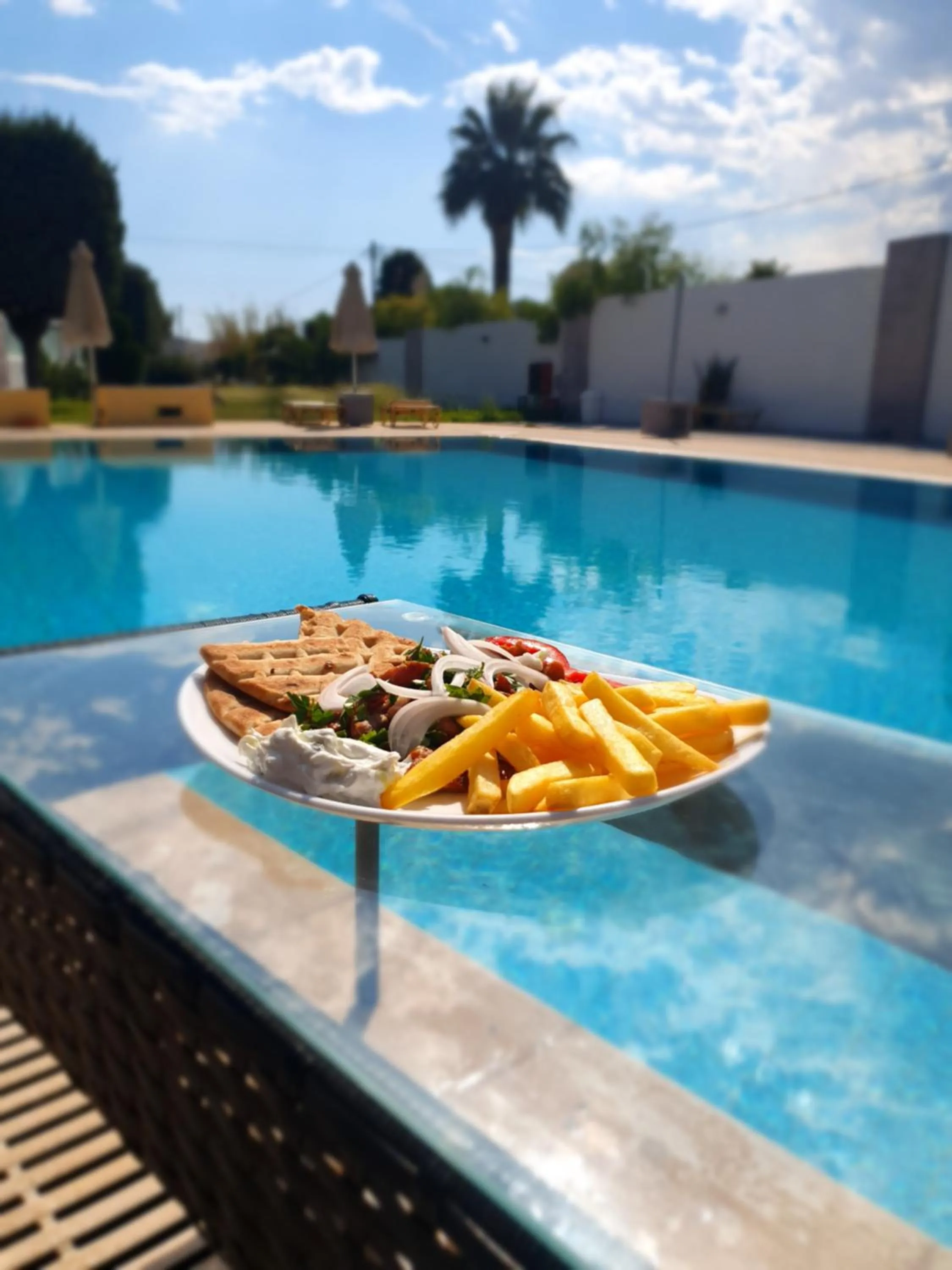 Restaurant/places to eat in Casa Blue Sarantis