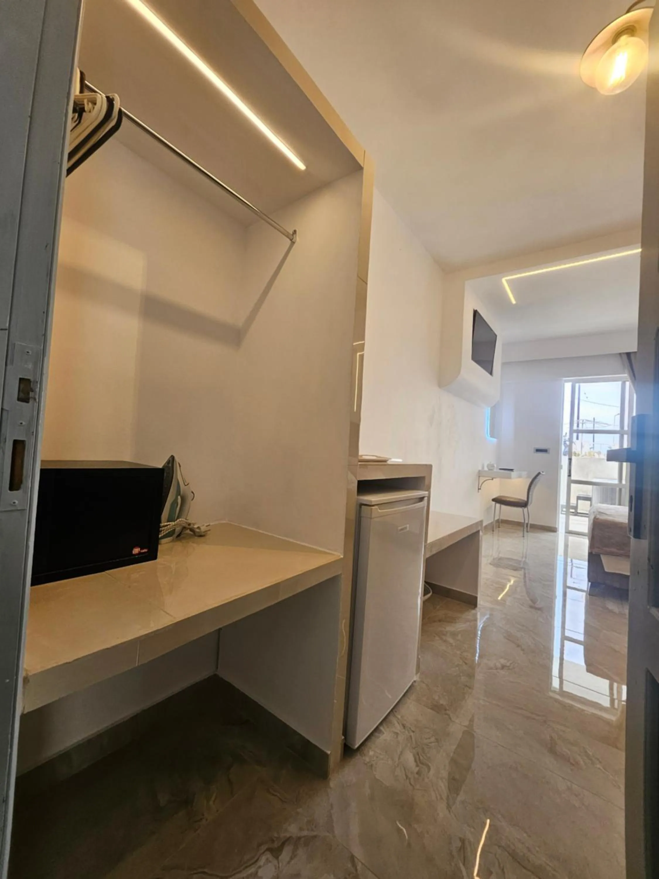 wardrobe in Casa Blue Sarantis