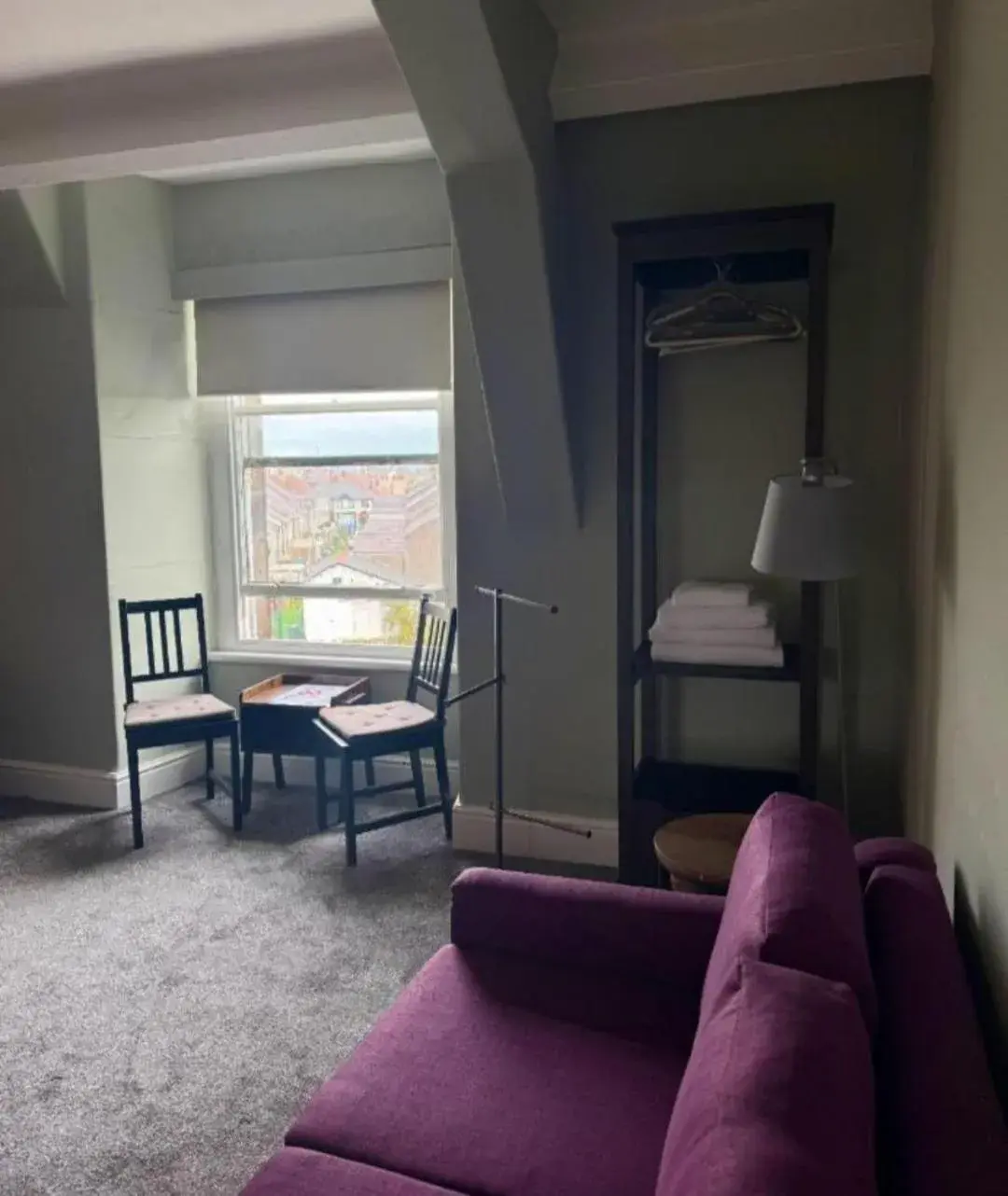 Family Room with Shared Bathroom in THE YoRK Family Room with Shared Bathroom in THE YoRK