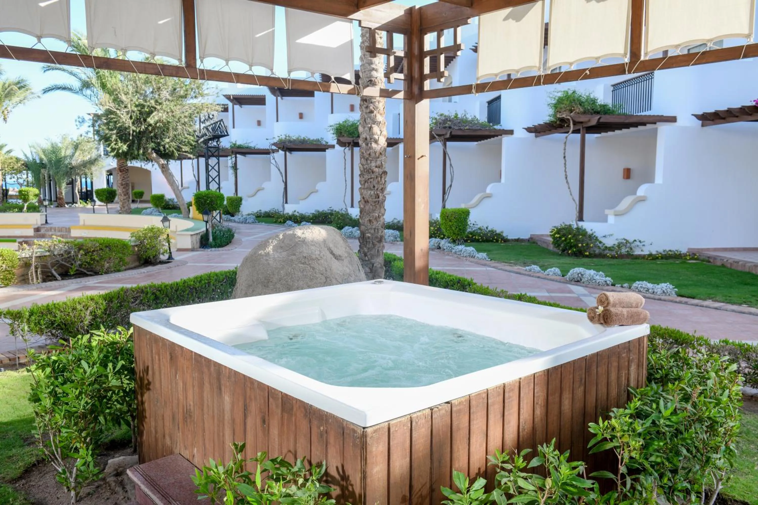 Hot Tub in JAZ Dahabeya