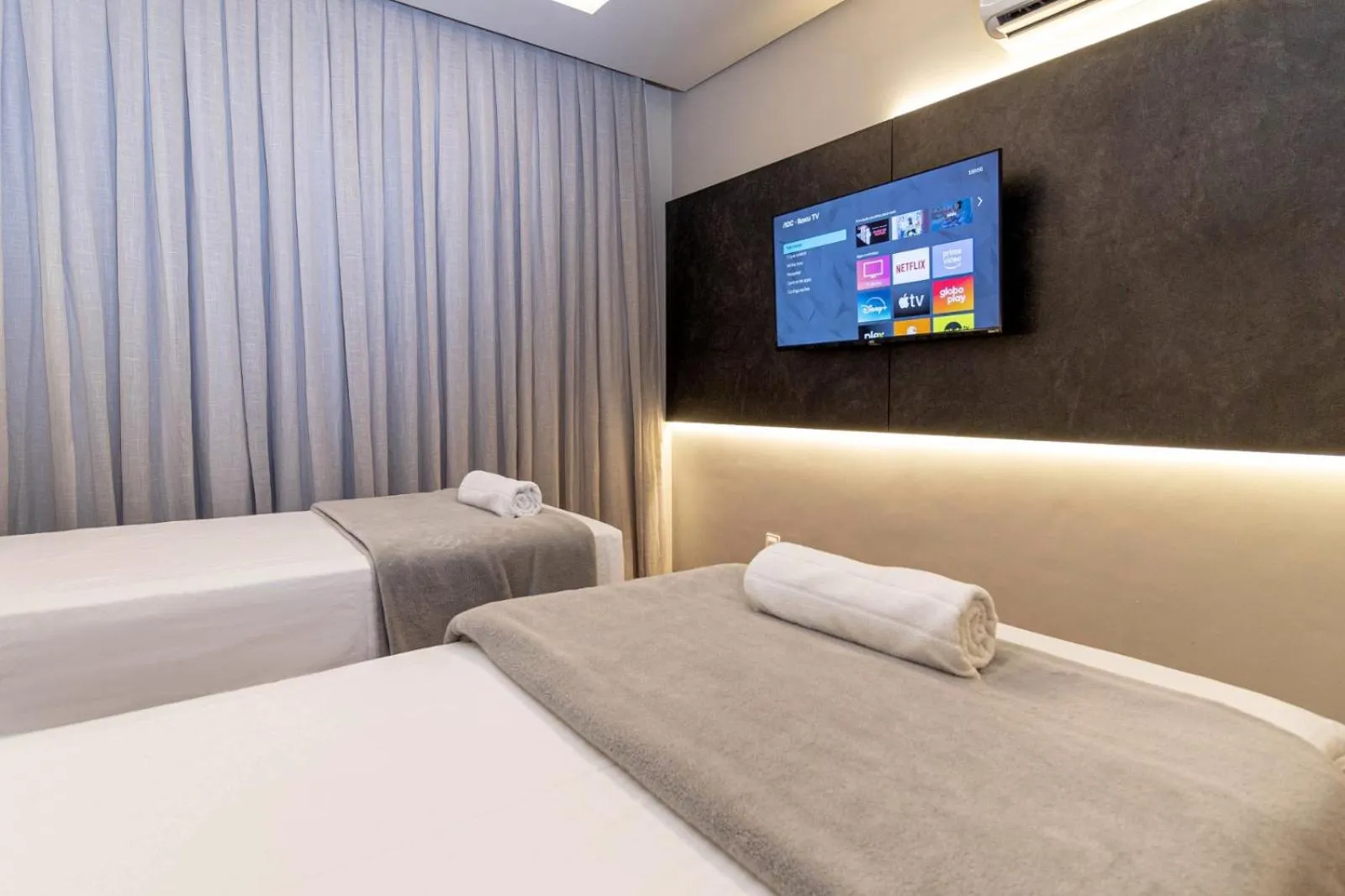 Bed in Ingleses Park Hotel