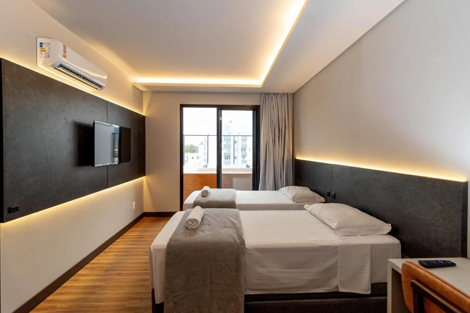 Bed in Ingleses Park Hotel