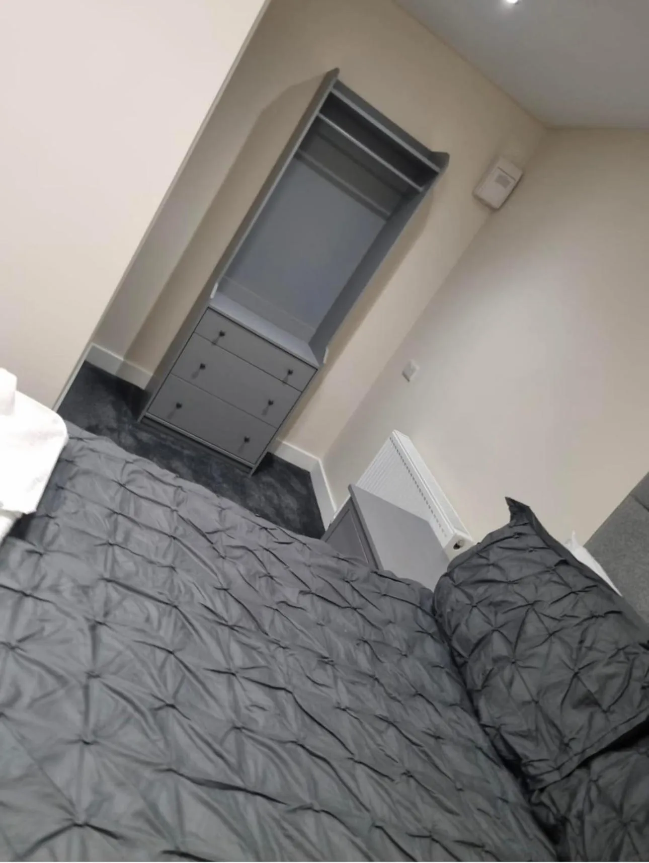 Bed in Burnett Arms Hotel