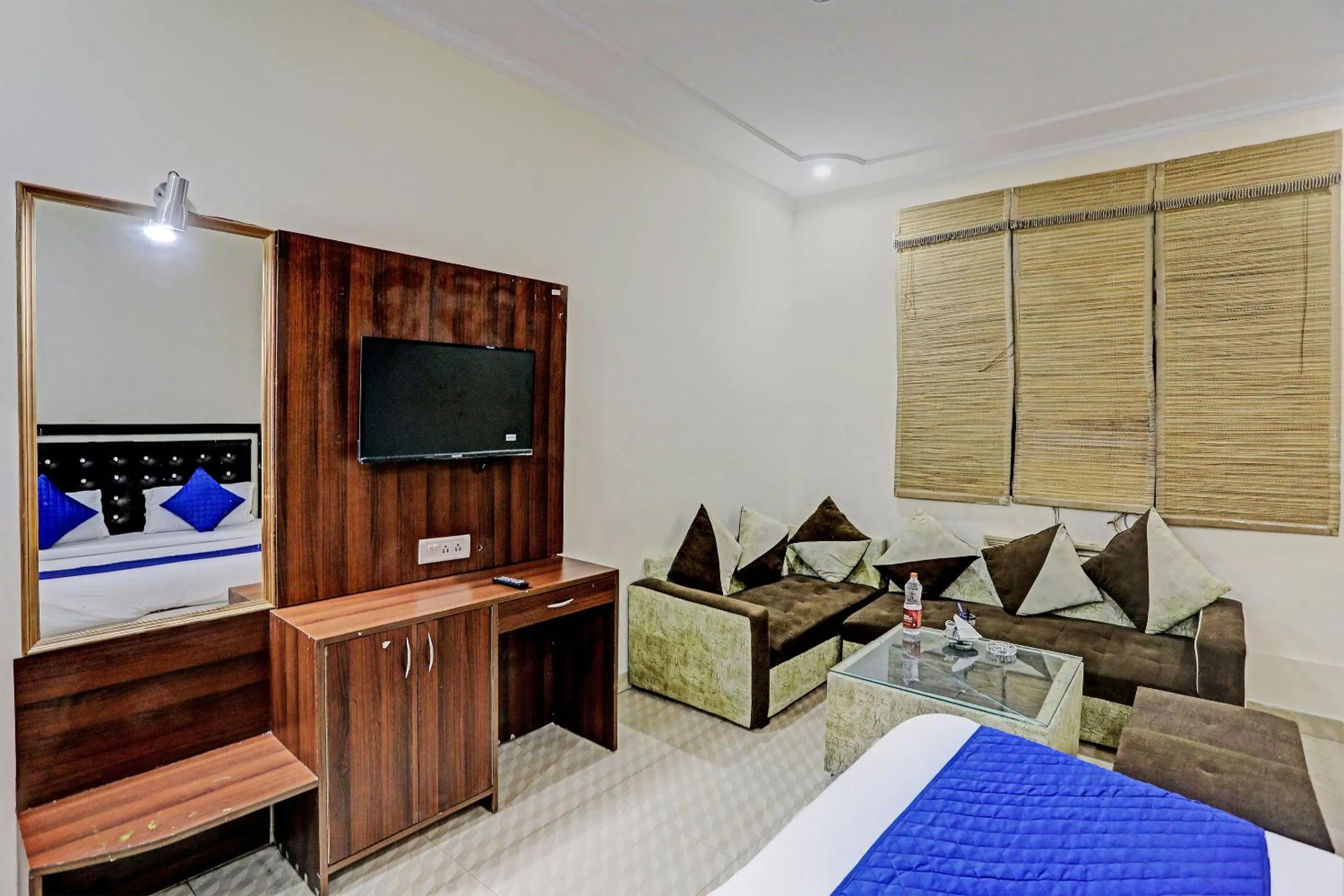 Hotel E joy Karol Bagh