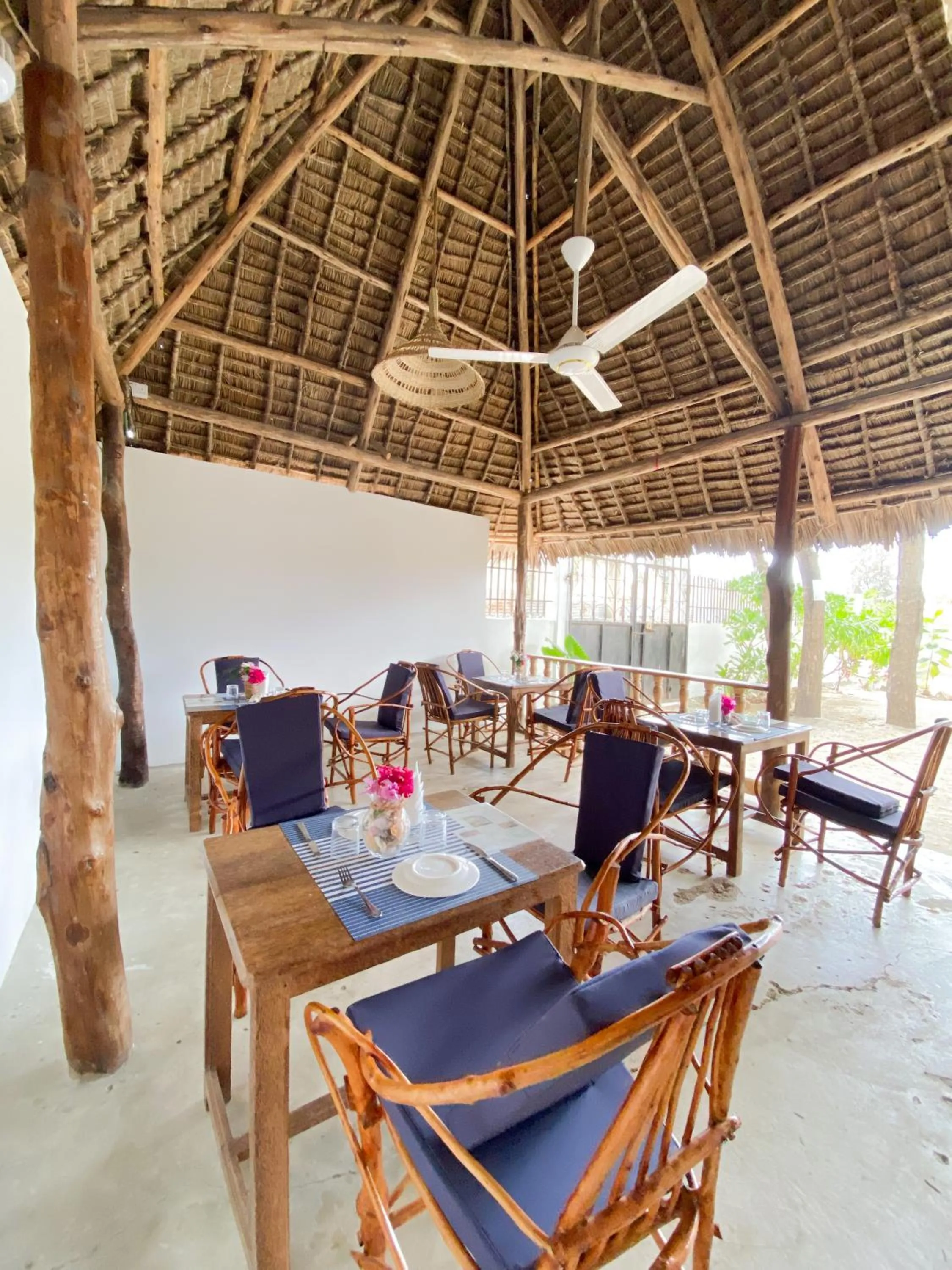 Restaurant/places to eat in Lighthouse Guesthouse