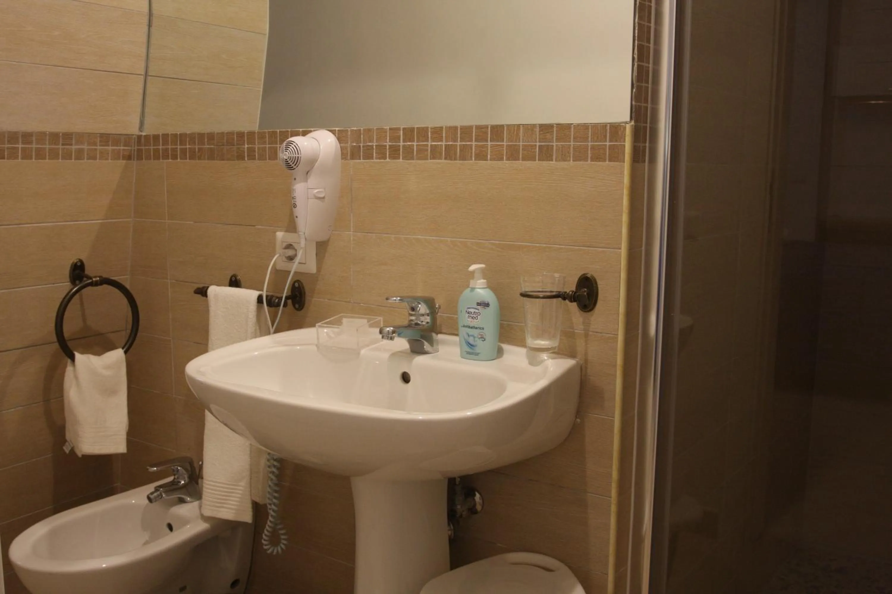 Toilet in Base Napoli Mergellina