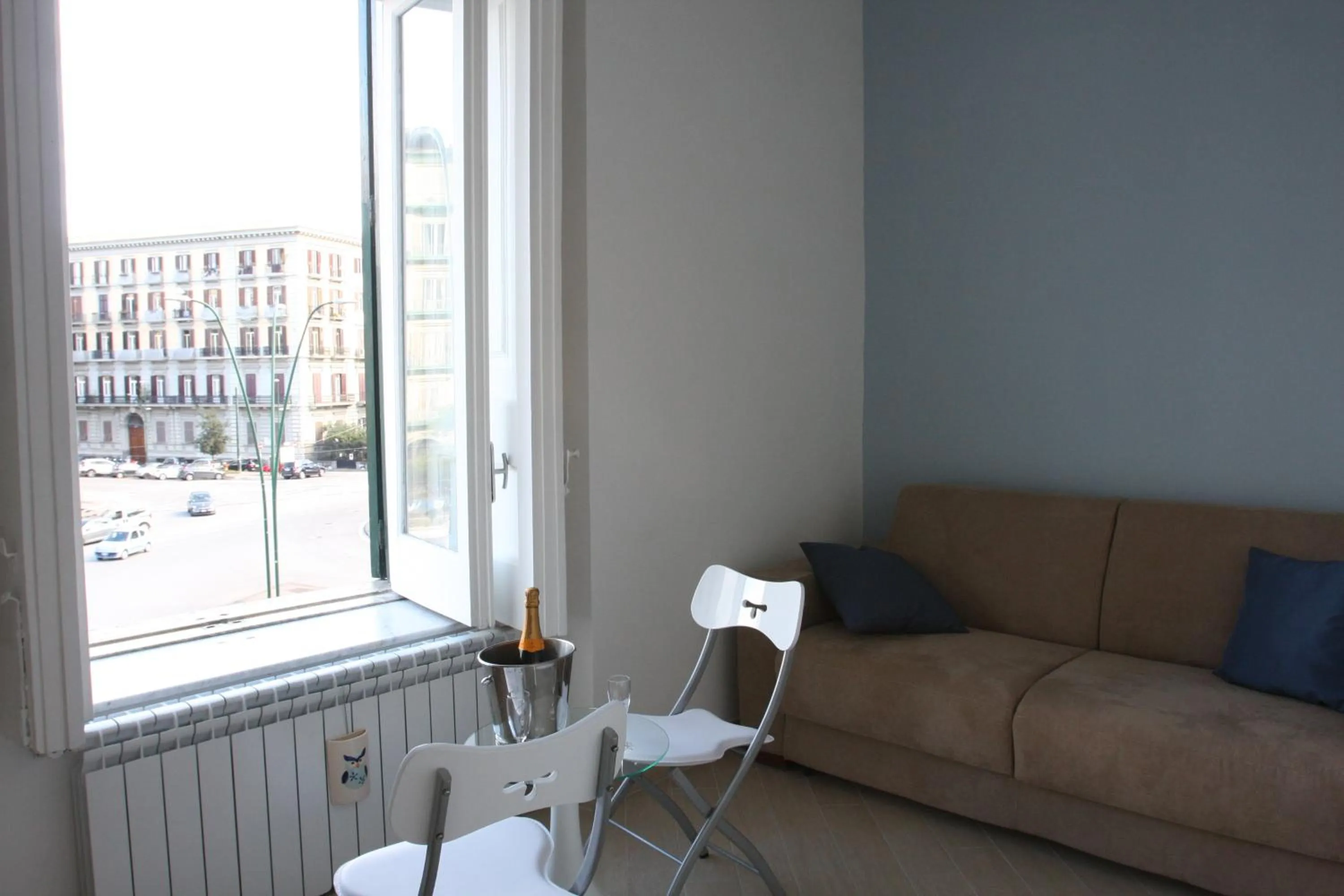 Living room in Base Napoli Mergellina