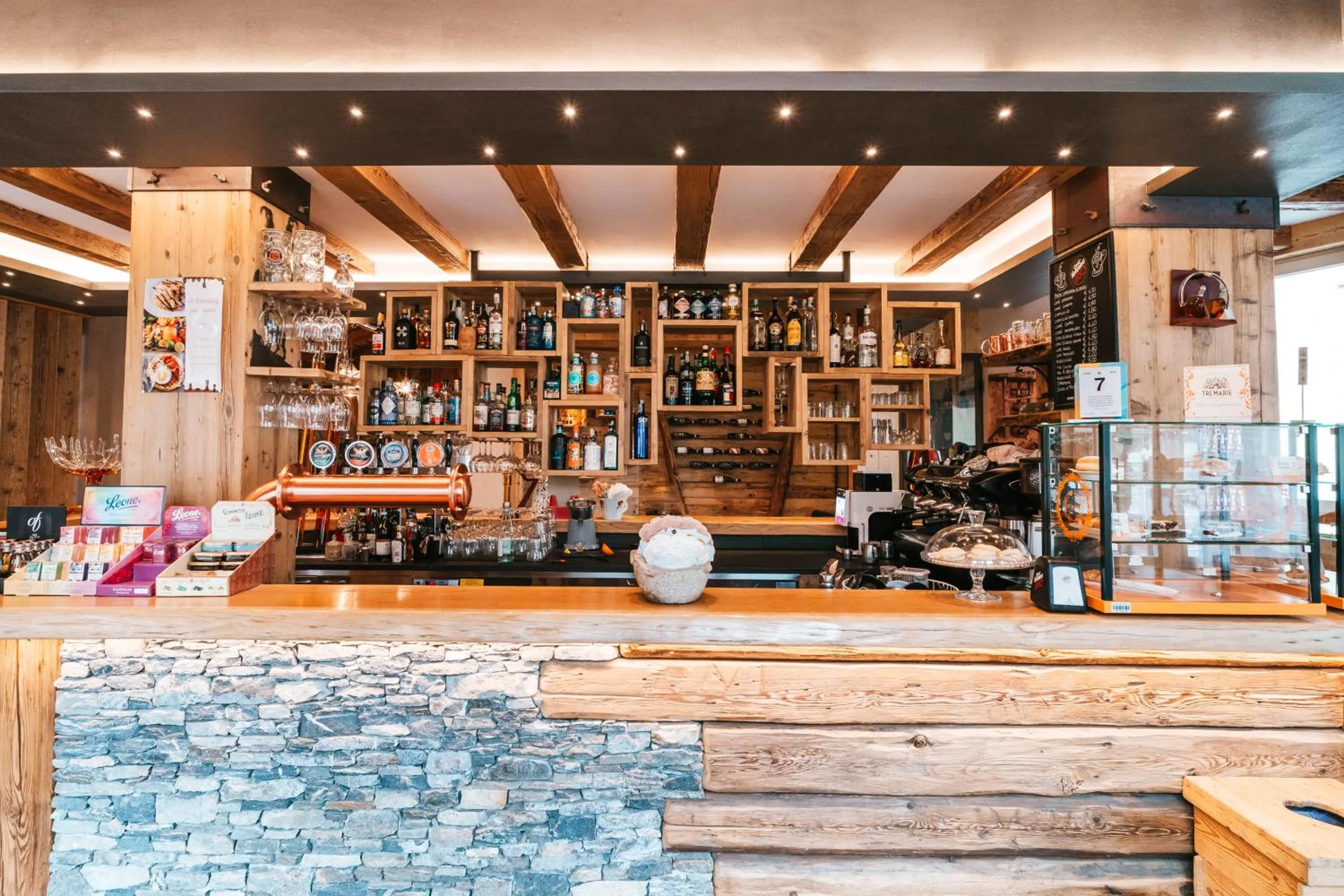 Lounge or bar in Serendipity Hotel