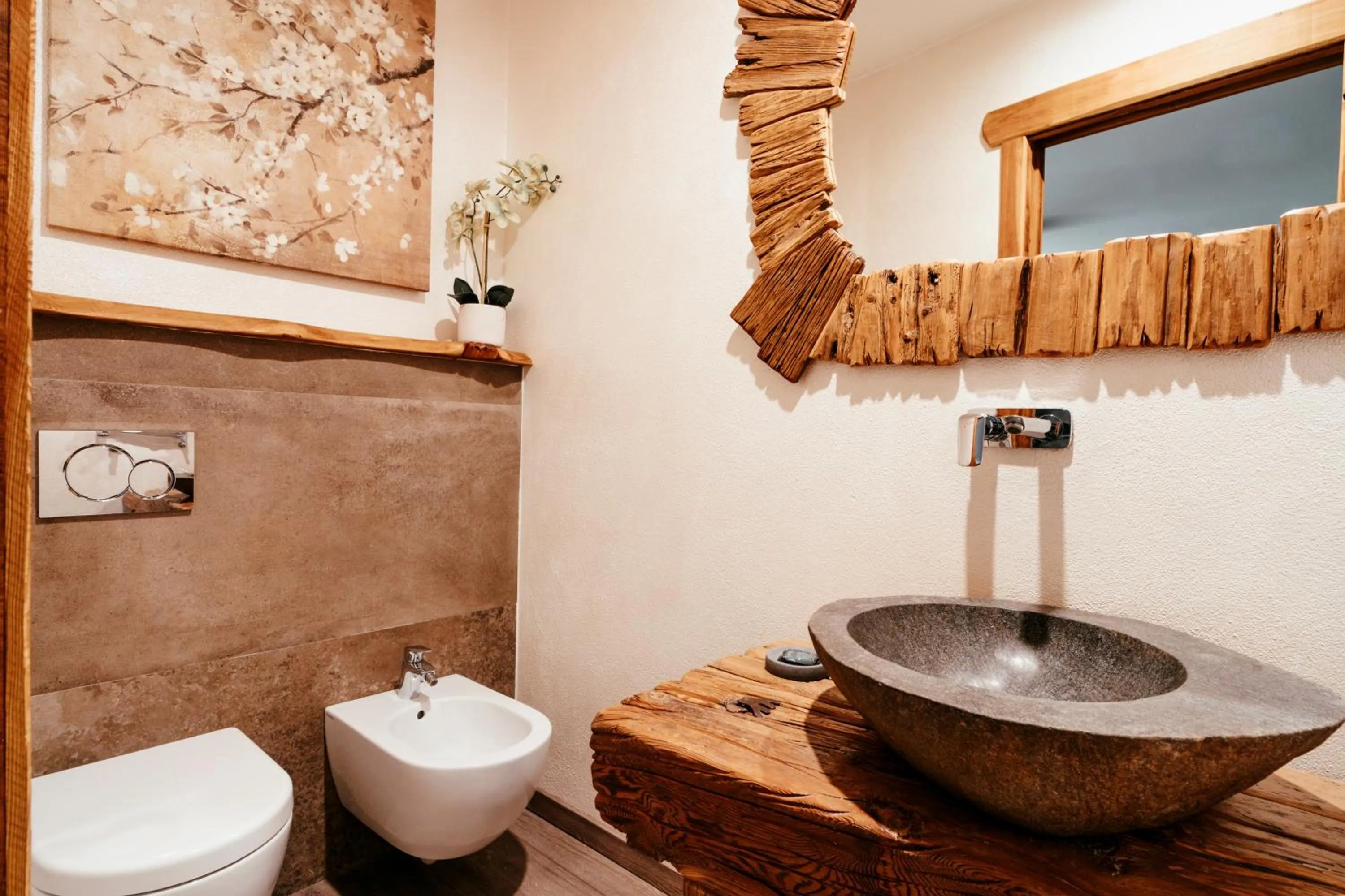 Shower in Serendipity Hotel