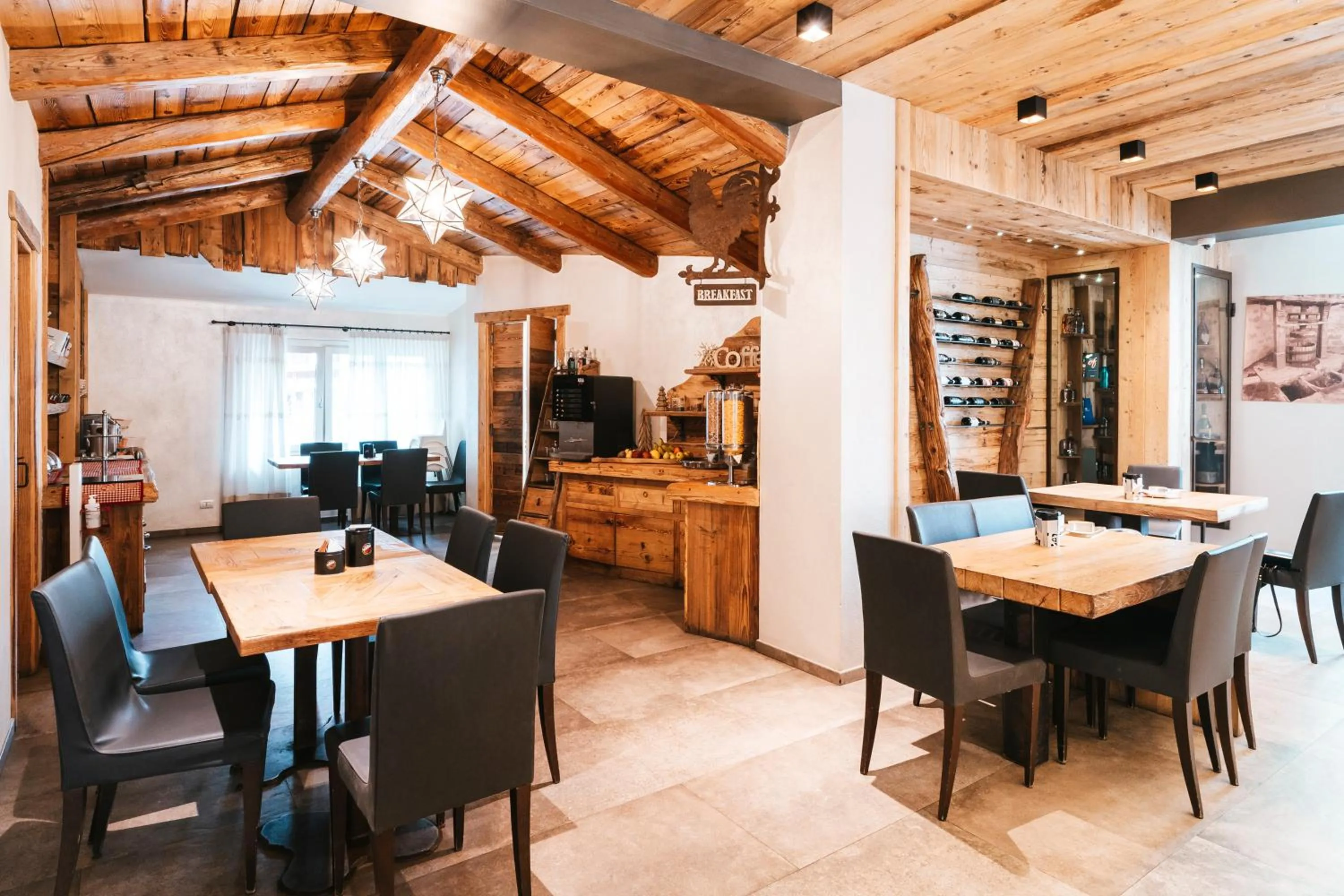 Restaurant/places to eat in Serendipity Hotel