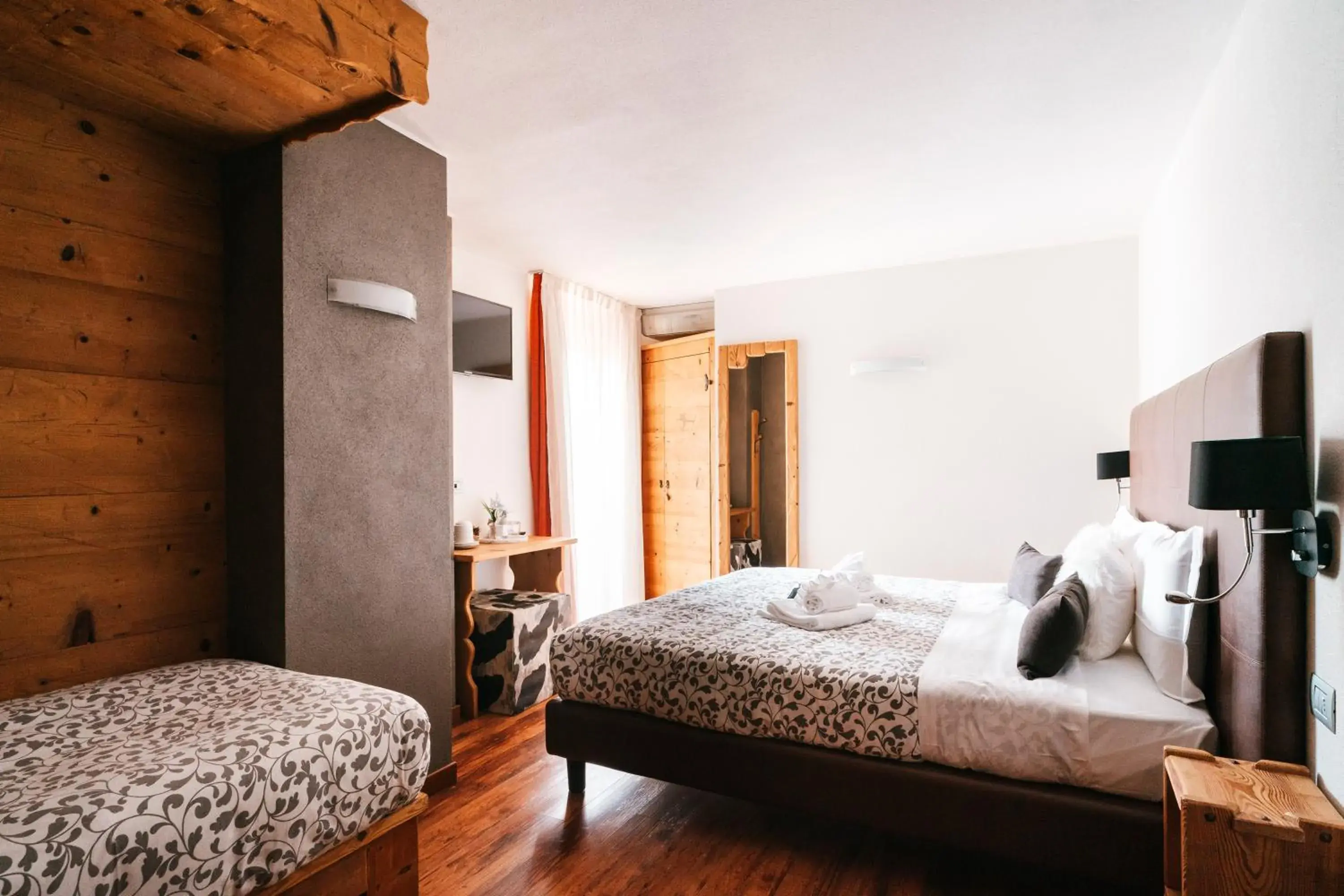 Standard Triple Room in Serendipity Hotel Standard Triple Room in Serendipity Hotel